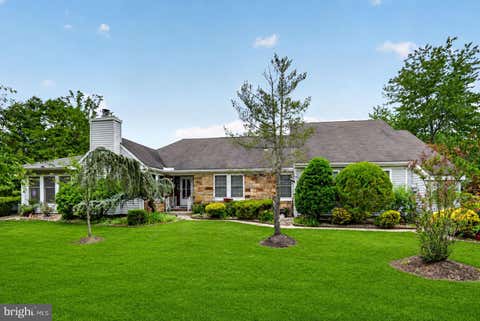 Condo For Sale - 11 Canterbury Drive<br/> Middlesex County, MONROE TOWNSHIP, NJ 08831