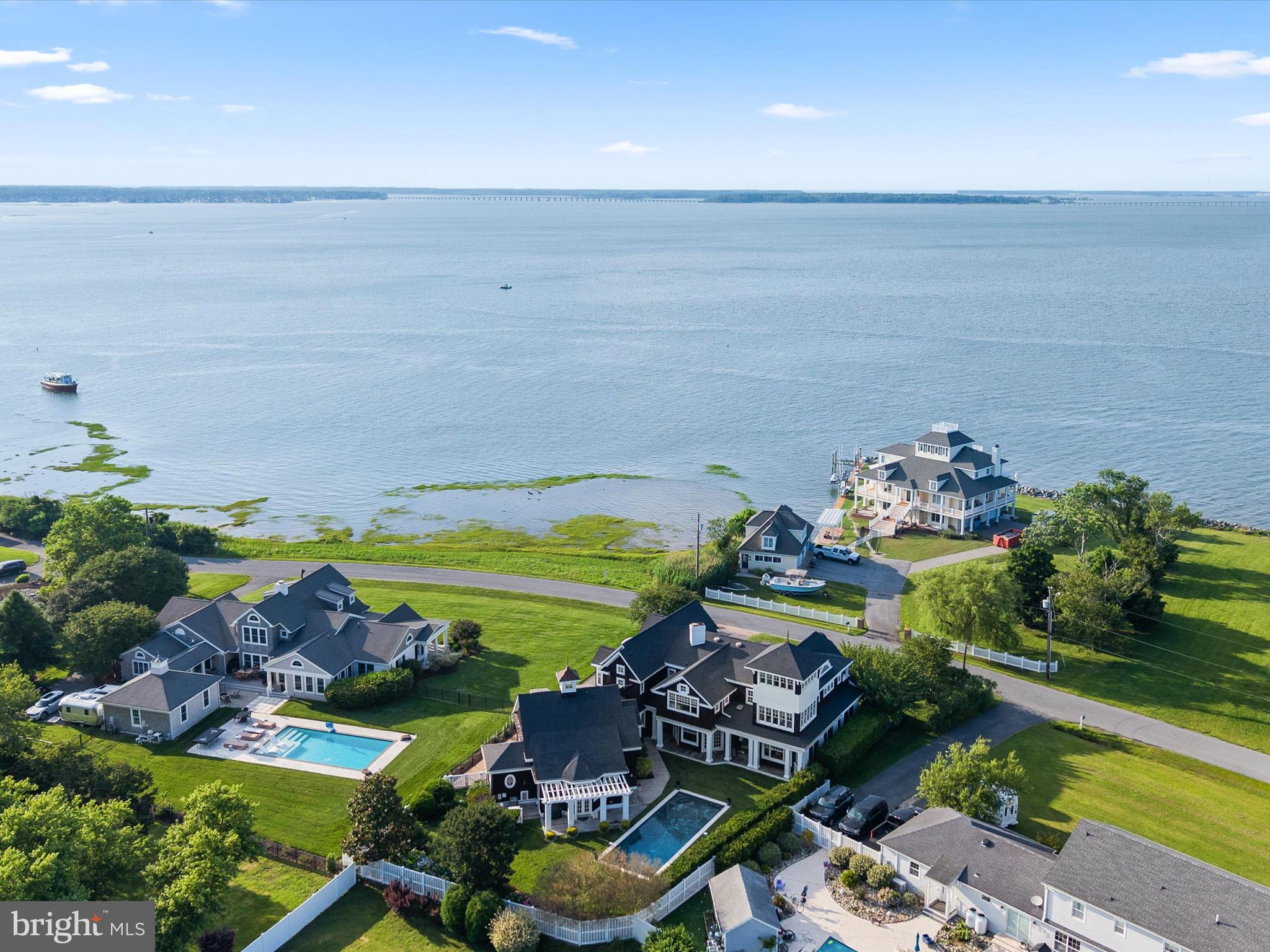 CAPTAINS HILL - Residential