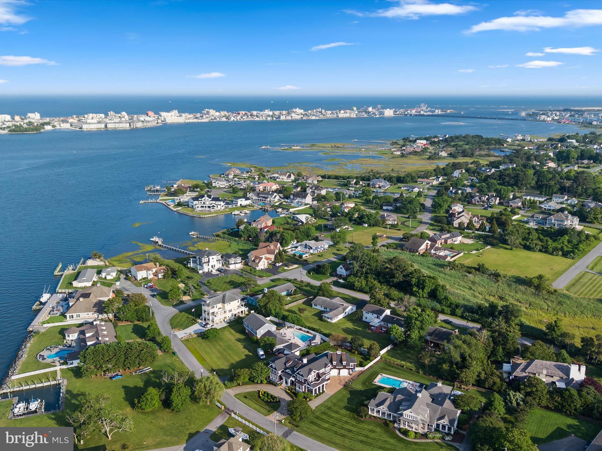 CAPTAINS HILL - Residential