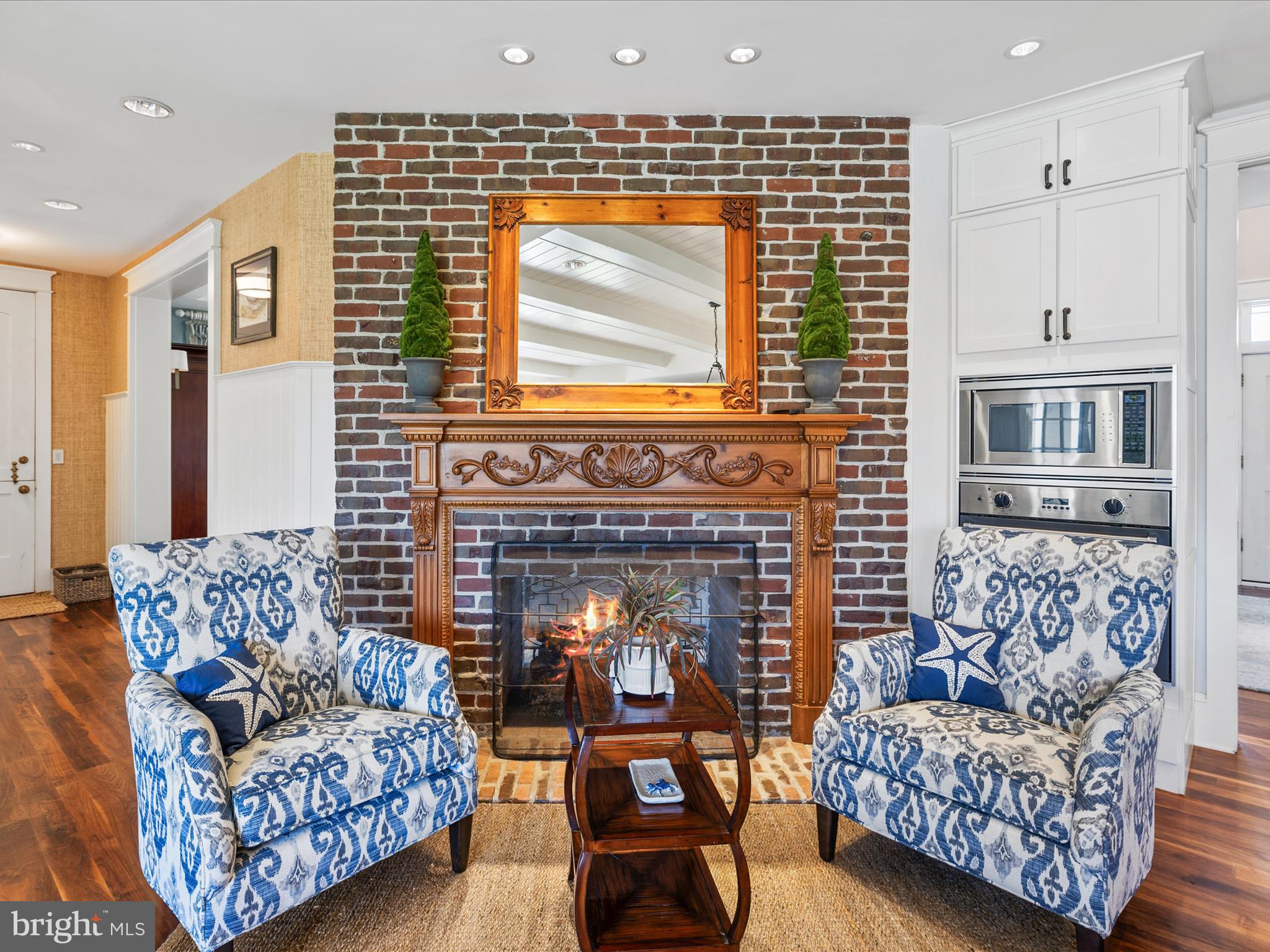 CAPTAINS HILL - Residential