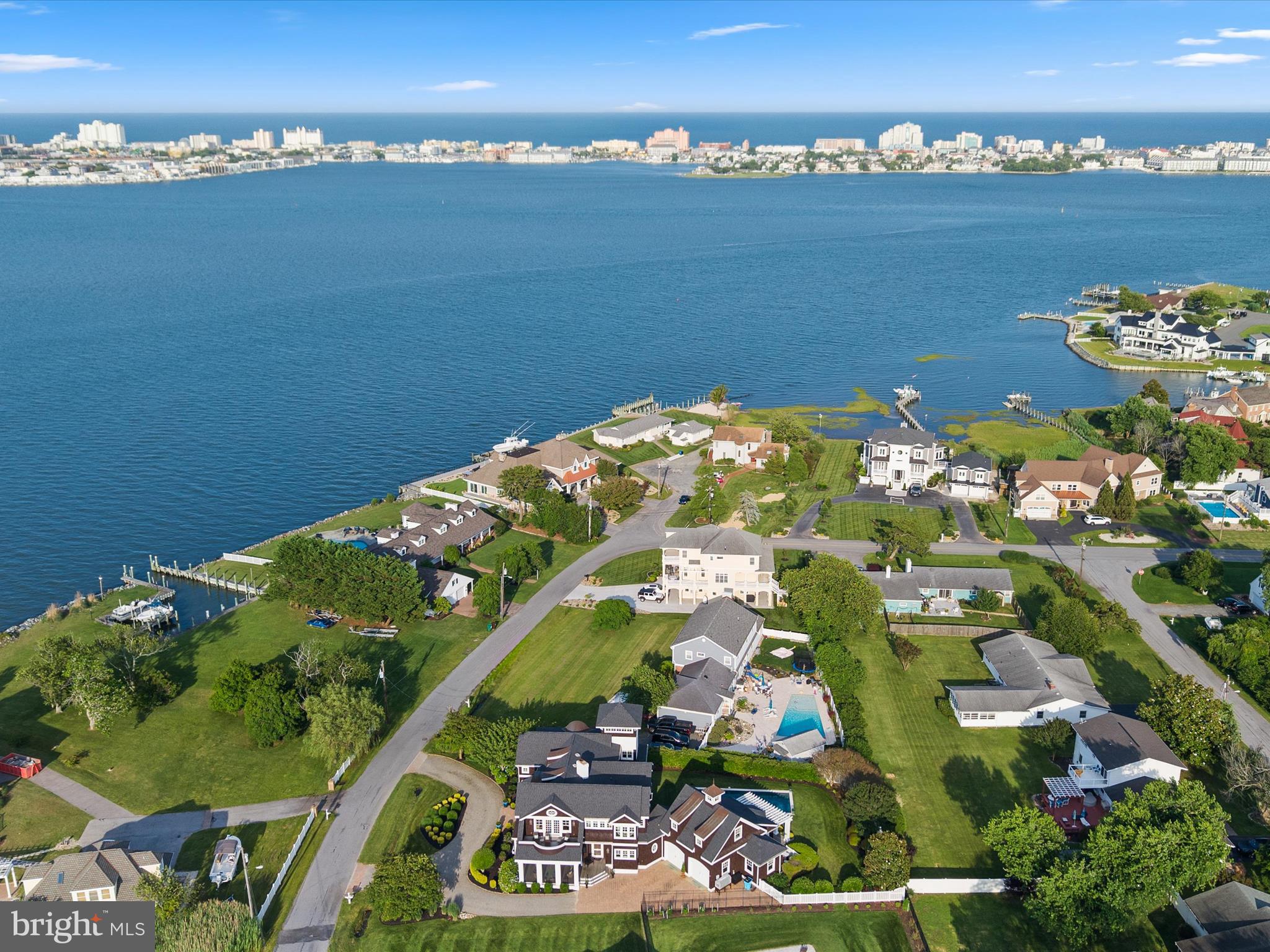 CAPTAINS HILL - Residential