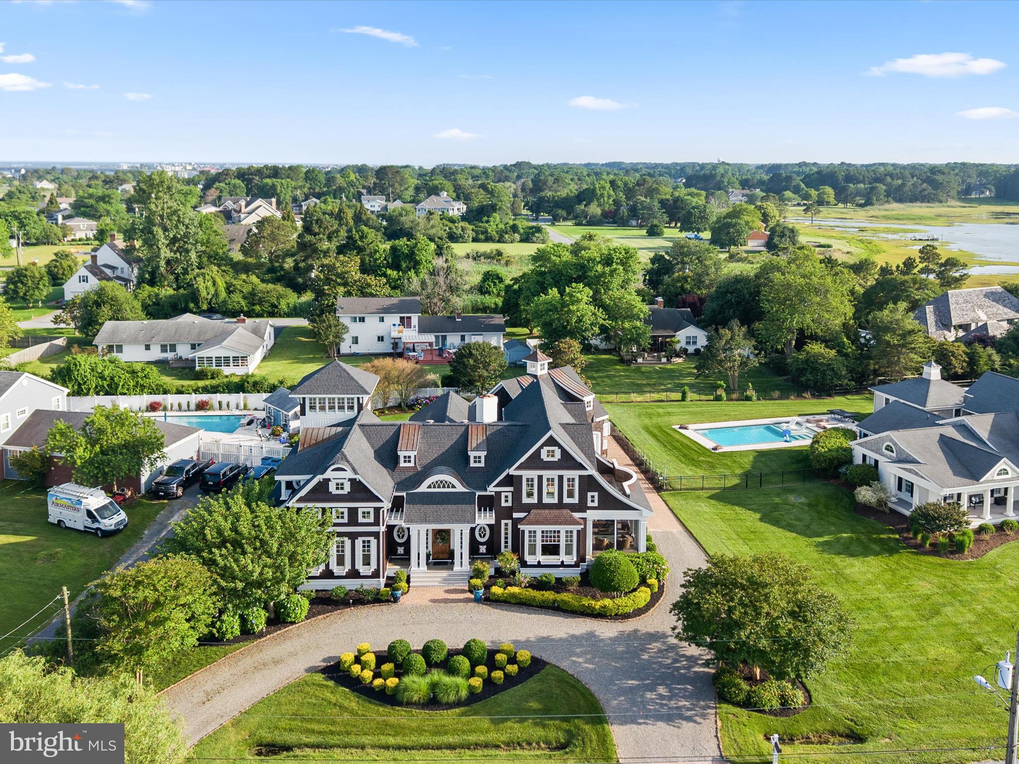 CAPTAINS HILL - Residential