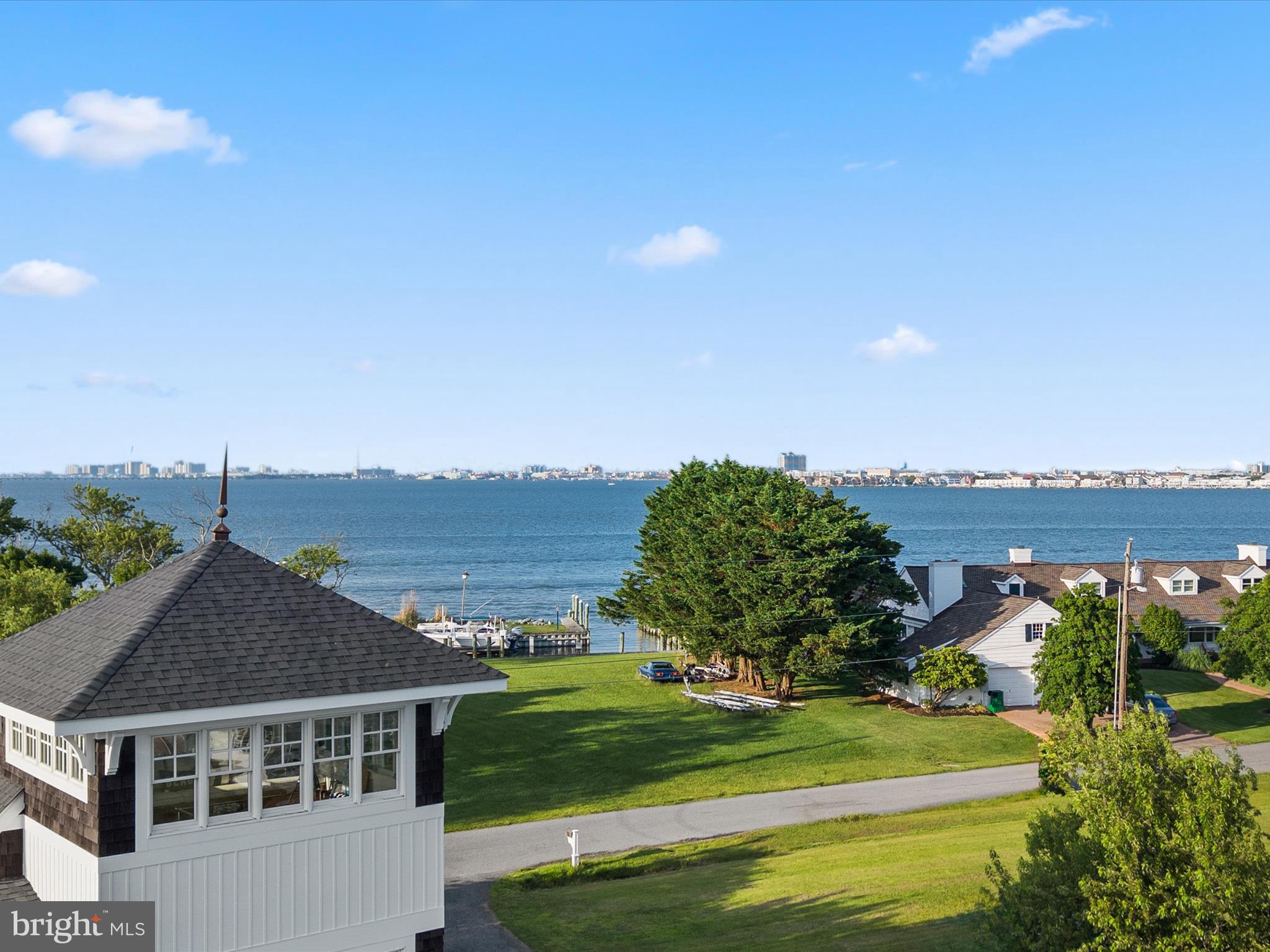 CAPTAINS HILL - Residential