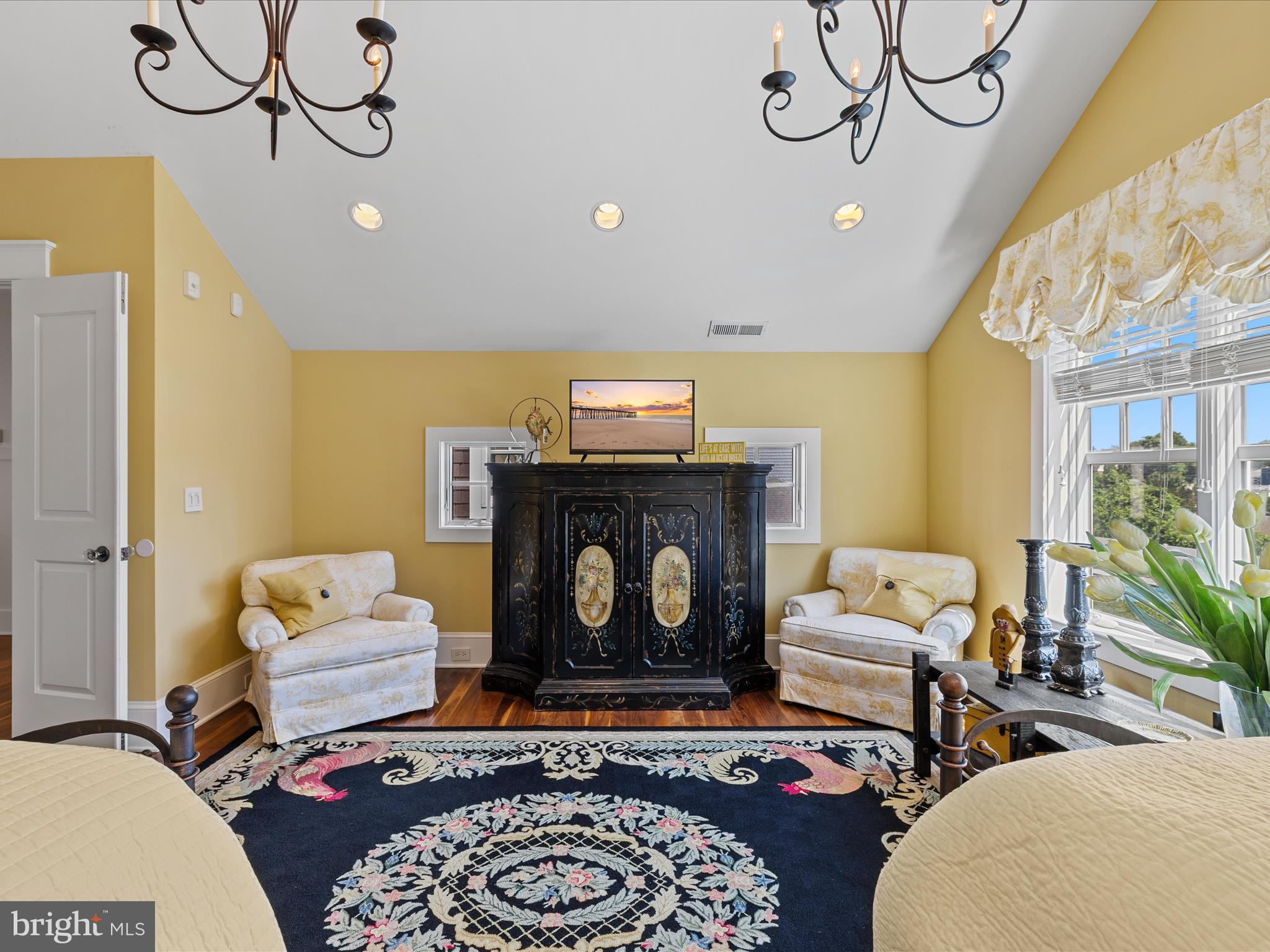 CAPTAINS HILL - Residential