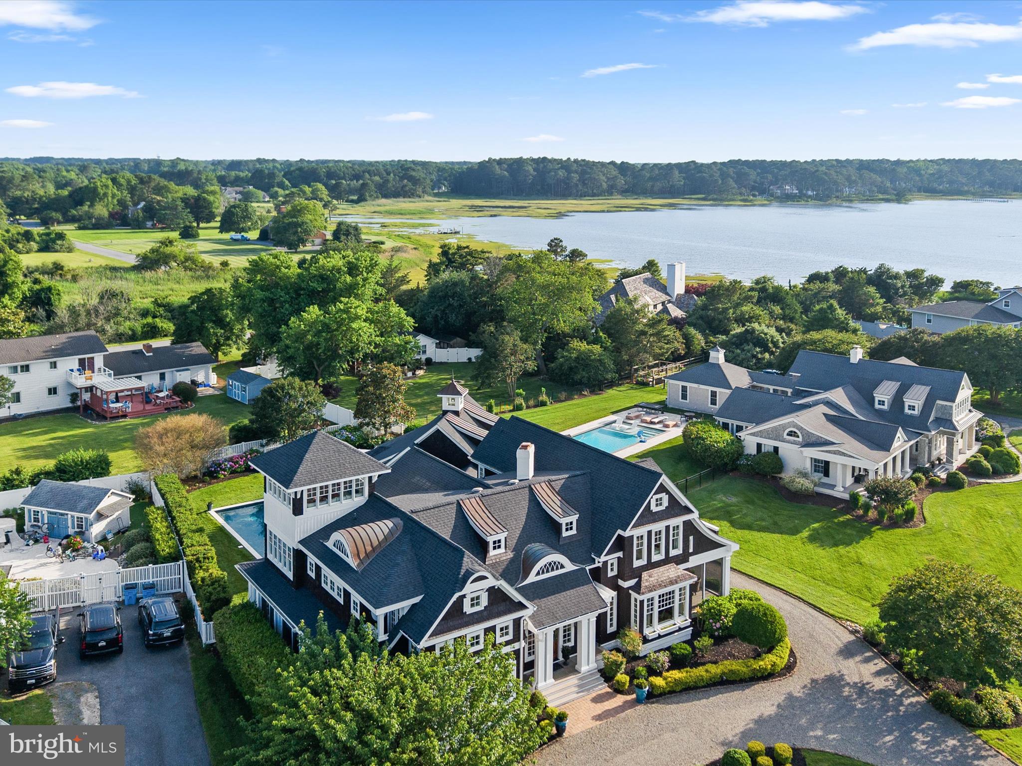 CAPTAINS HILL - Residential