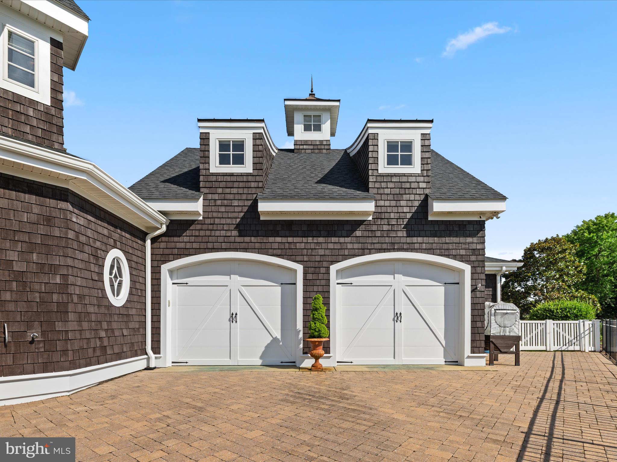 CAPTAINS HILL - Residential