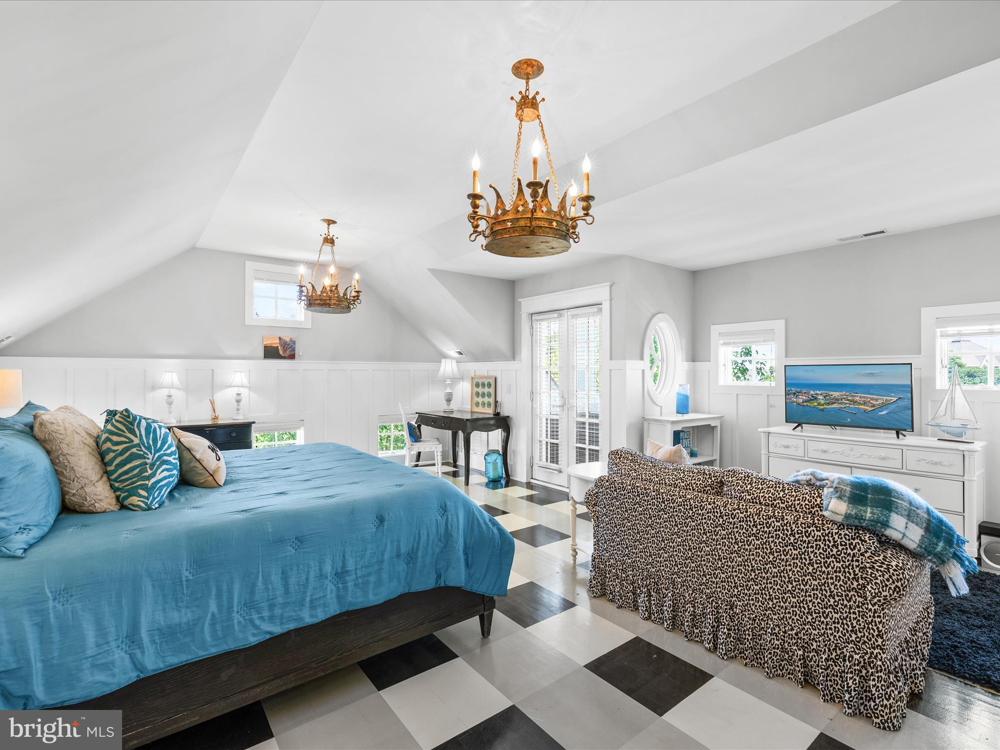 CAPTAINS HILL - Residential