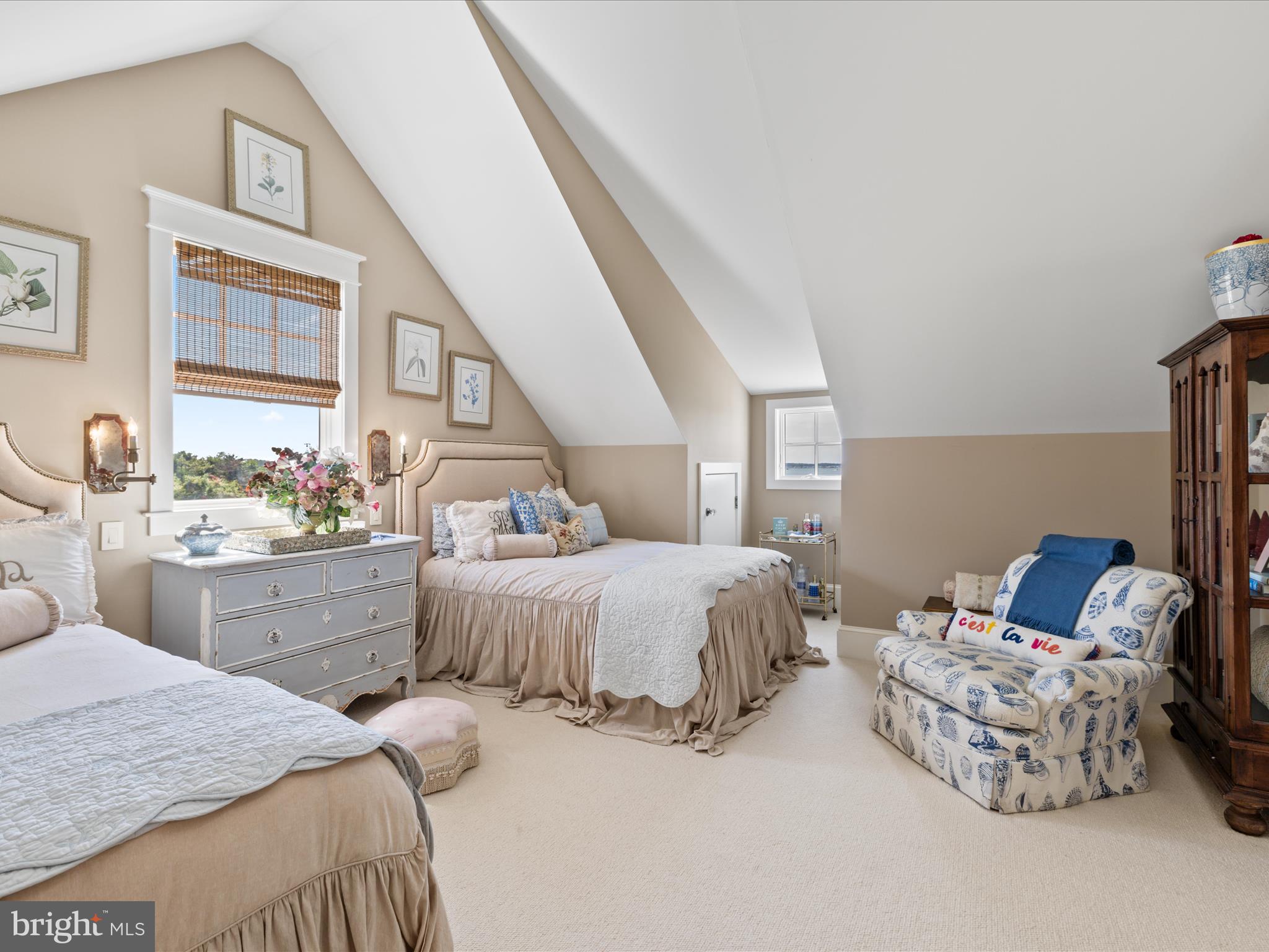 CAPTAINS HILL - Residential