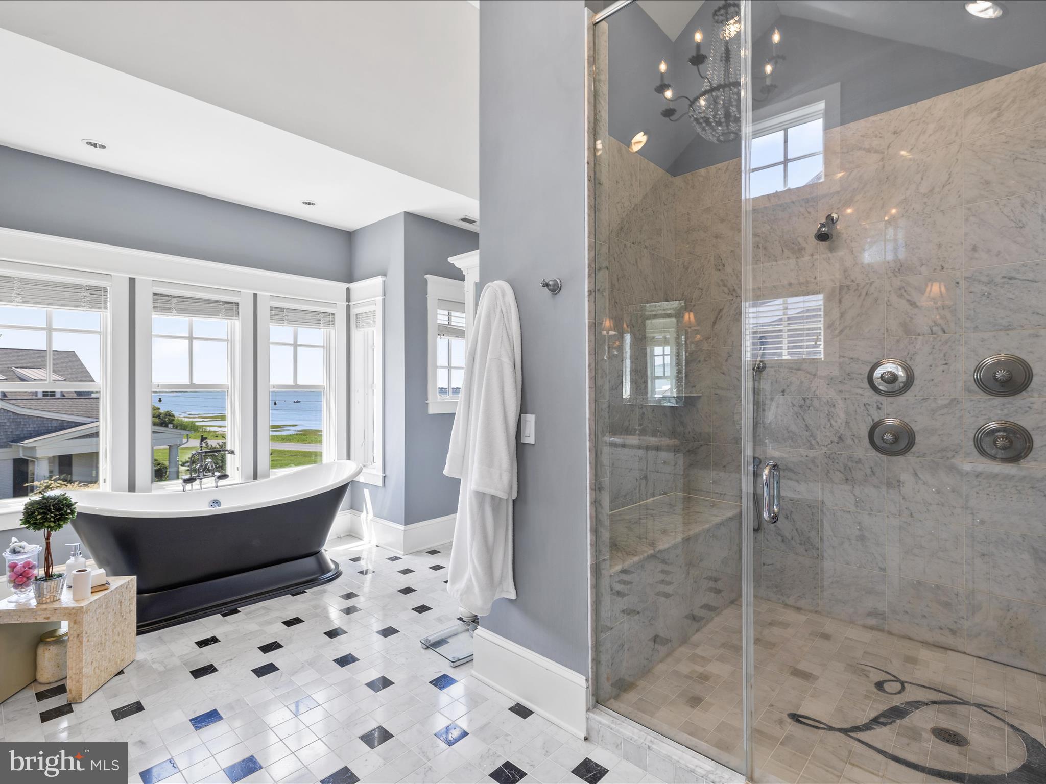 CAPTAINS HILL - Residential