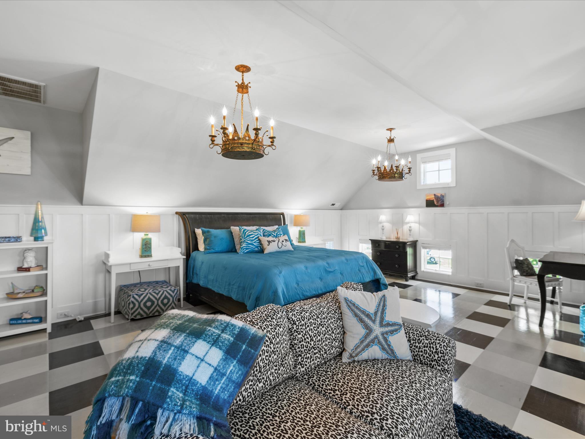 CAPTAINS HILL - Residential