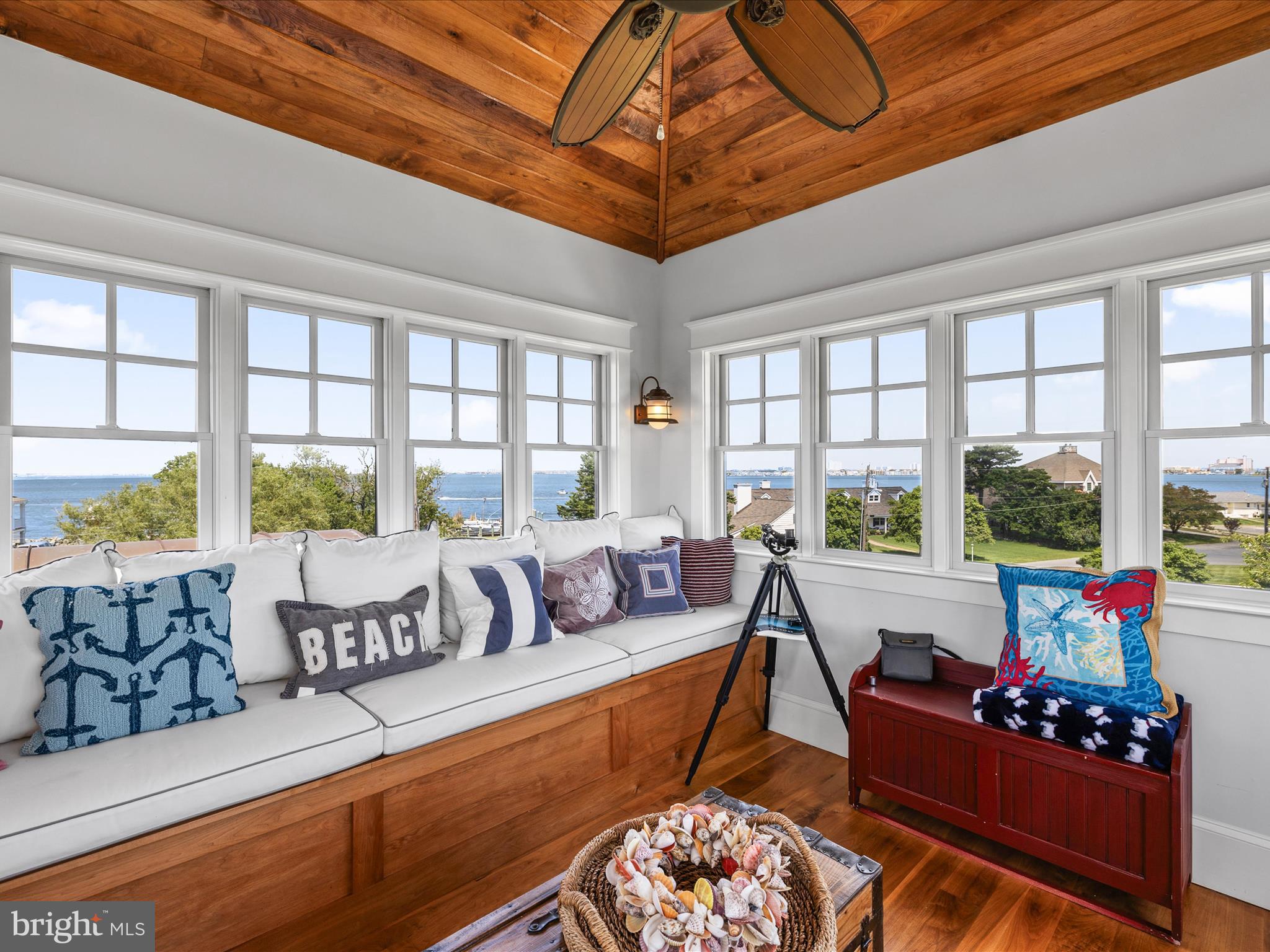 CAPTAINS HILL - Residential