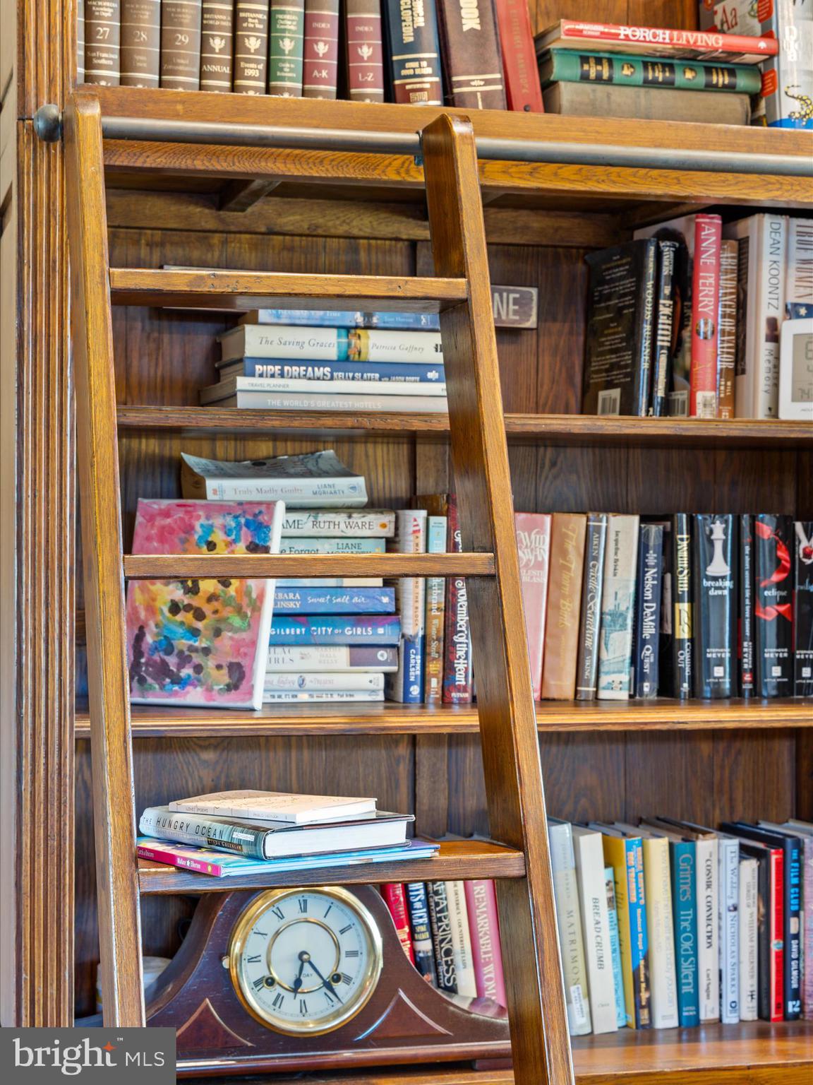 CAPTAINS HILL - Residential