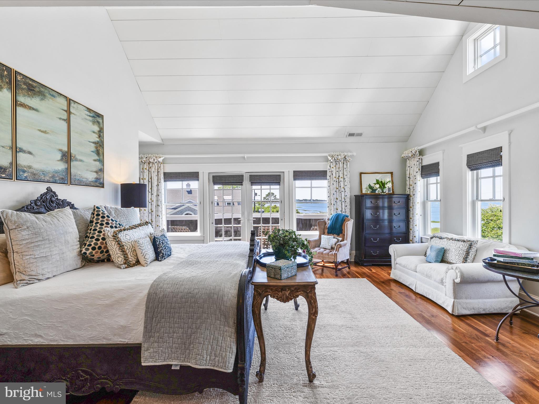 CAPTAINS HILL - Residential