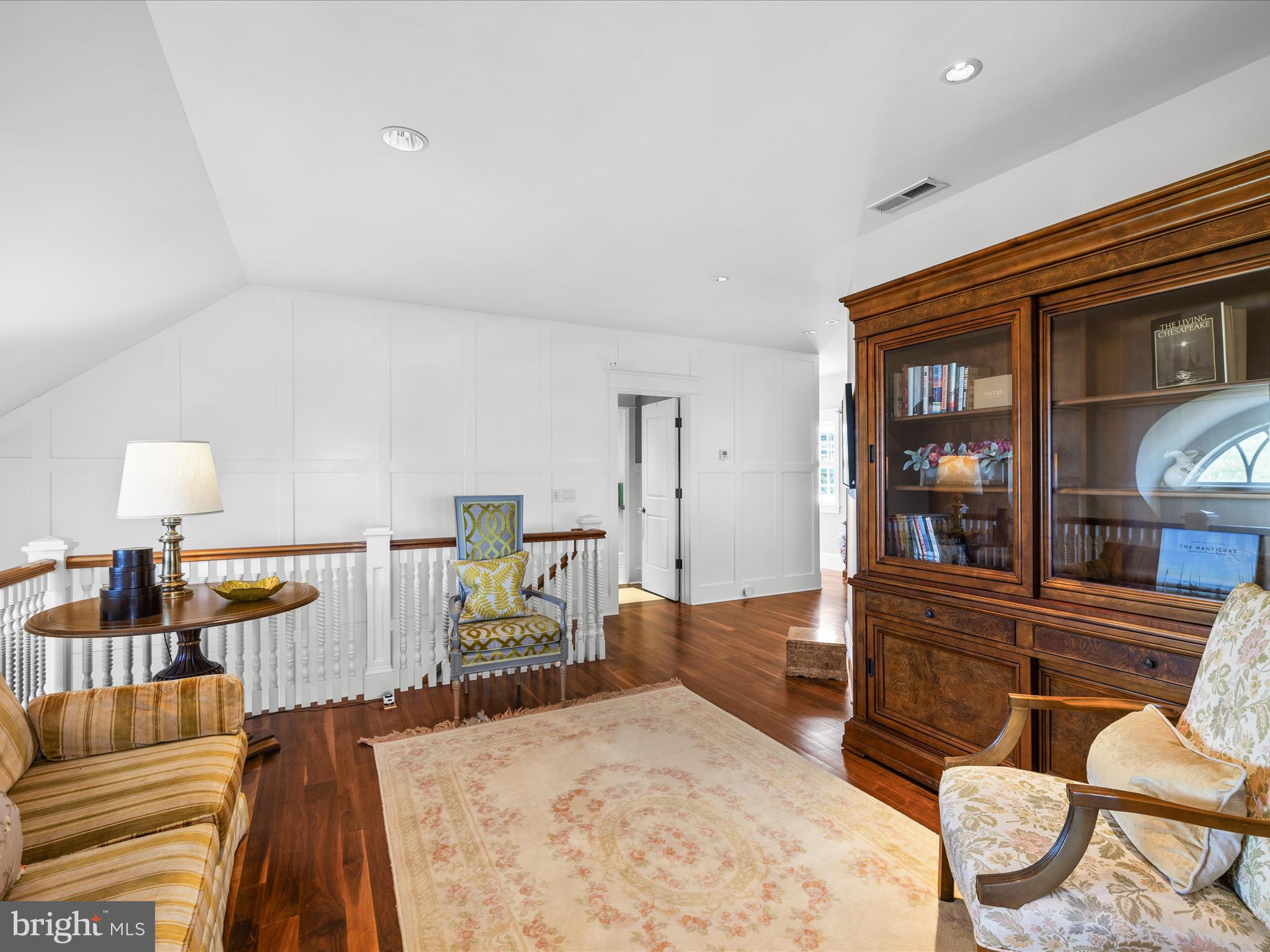 CAPTAINS HILL - Residential