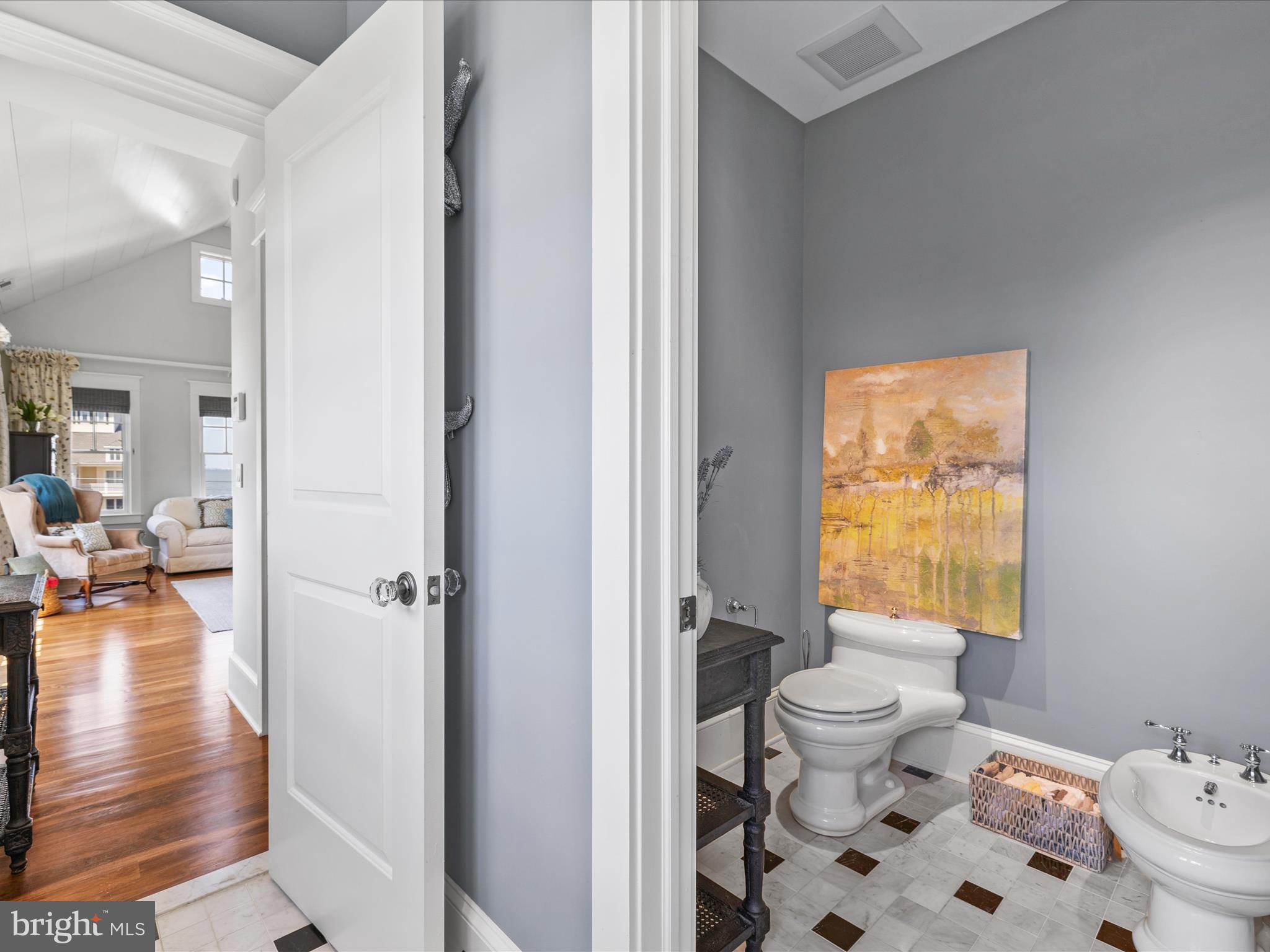 CAPTAINS HILL - Residential