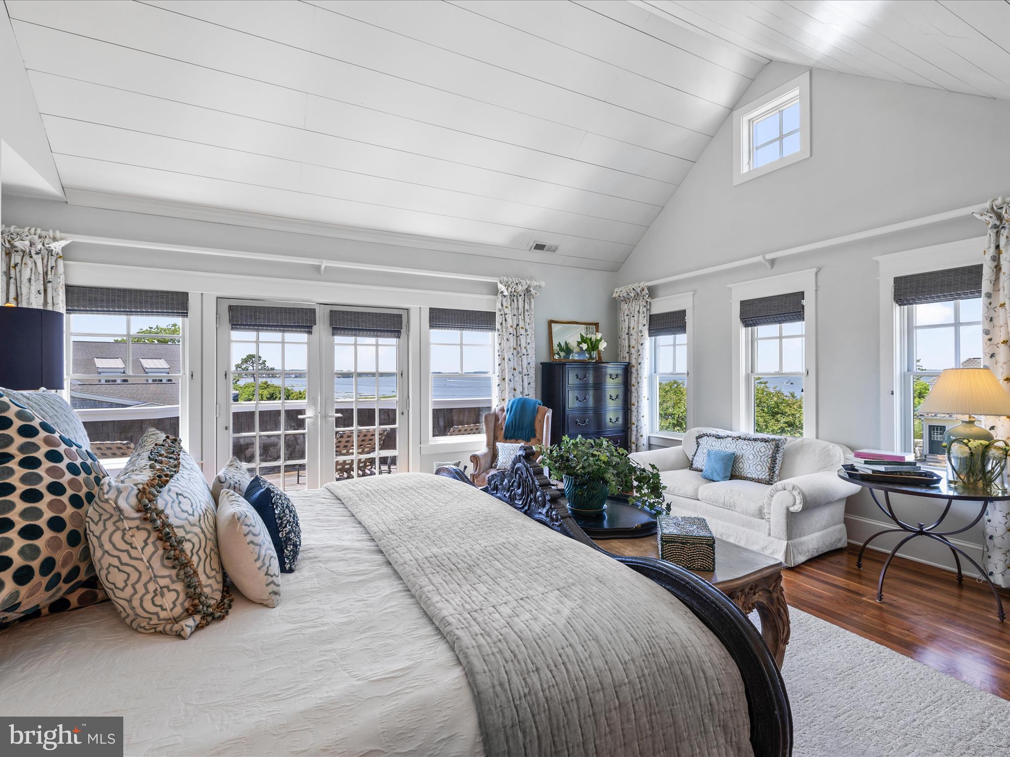 CAPTAINS HILL - Residential