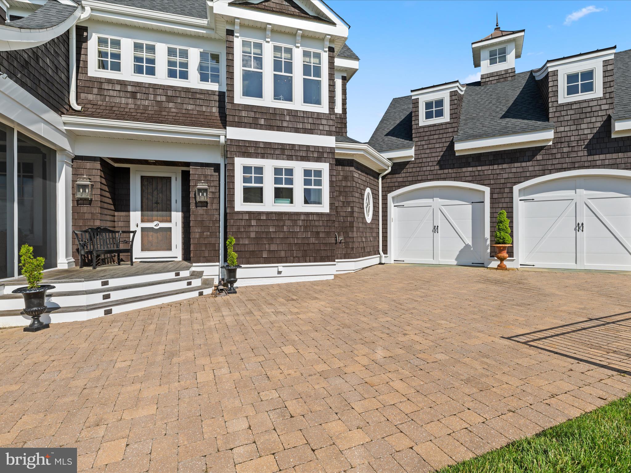 CAPTAINS HILL - Residential