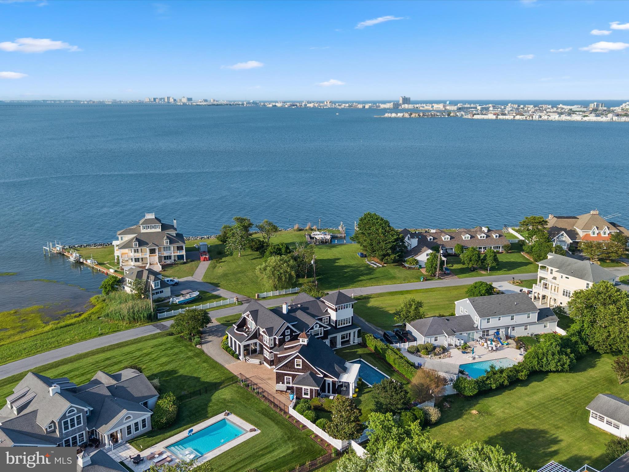 CAPTAINS HILL - Residential