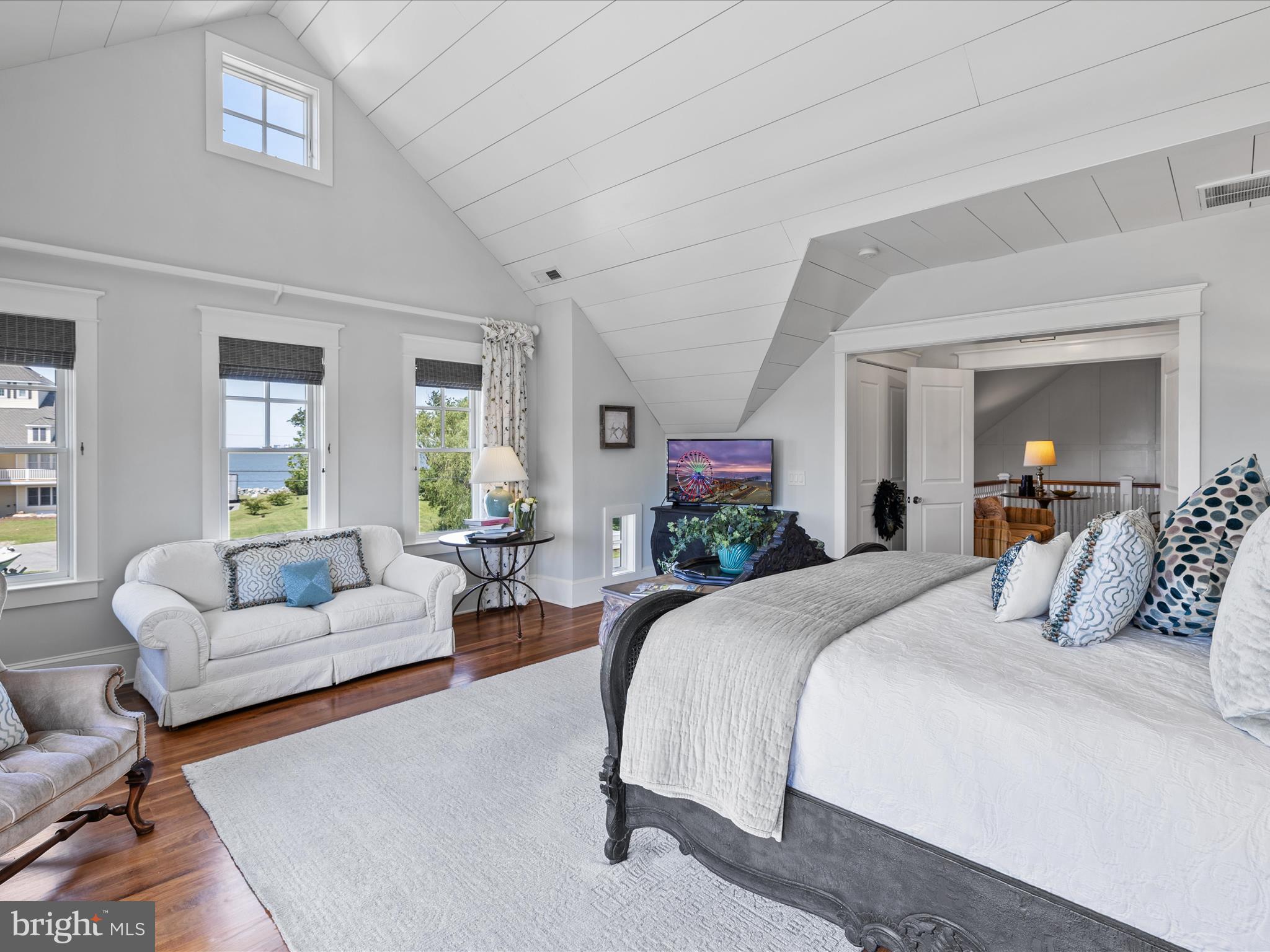 CAPTAINS HILL - Residential