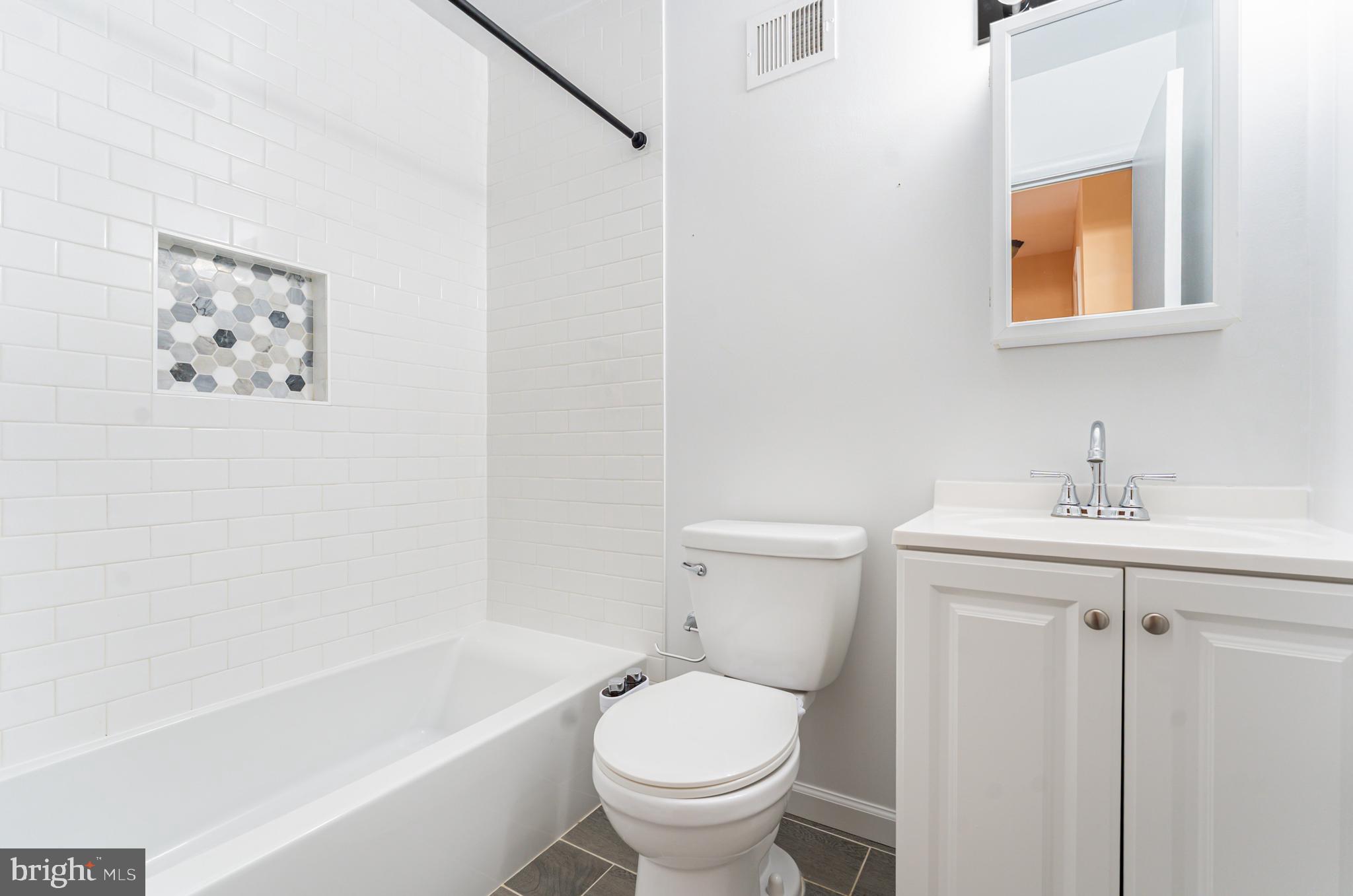 SOUTHGATE WOODS TOWNHOUSES - Residential