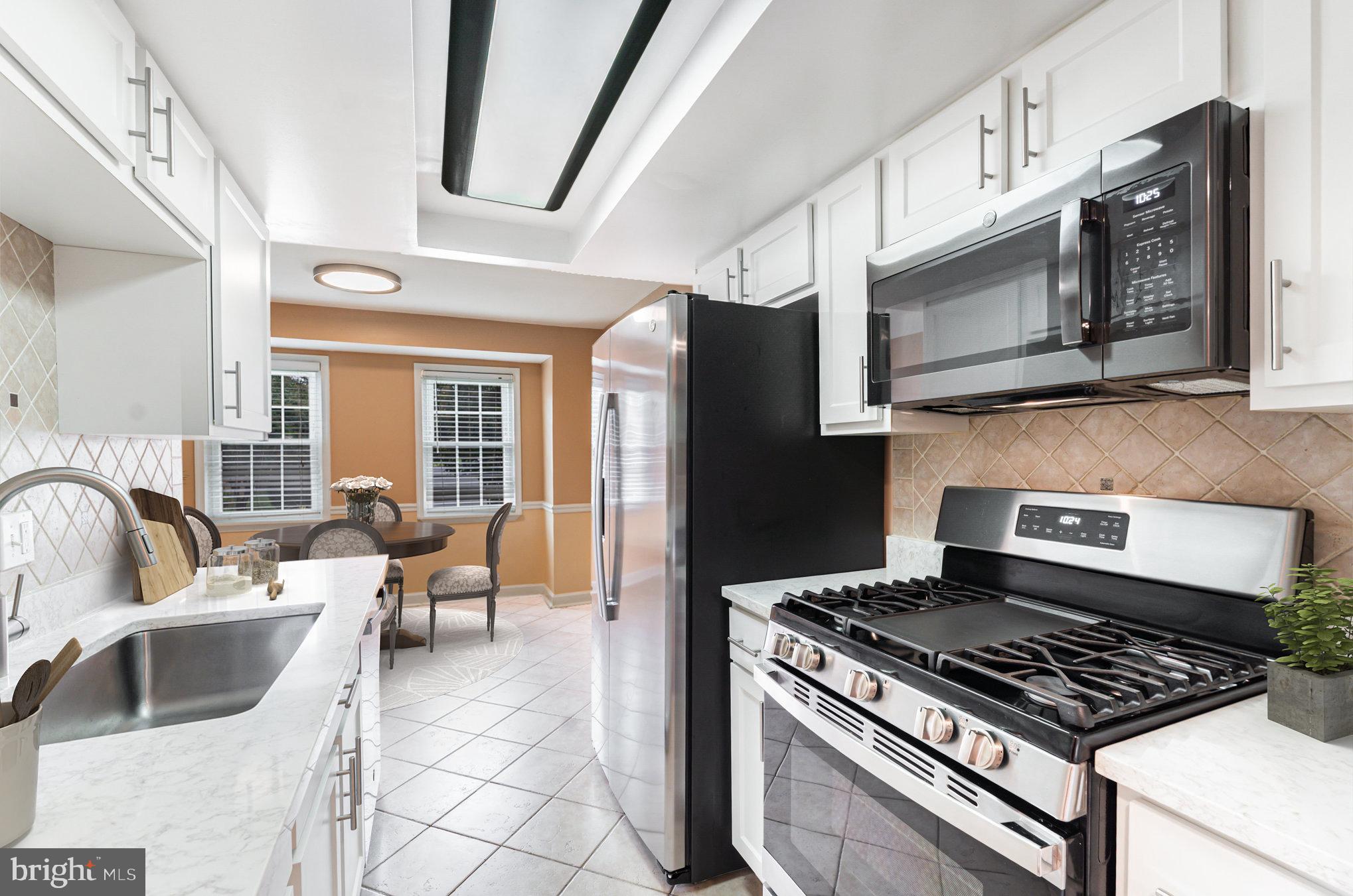 SOUTHGATE WOODS TOWNHOUSES - Residential