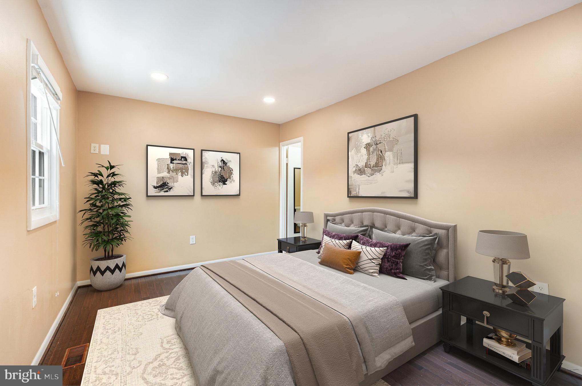 SOUTHGATE WOODS TOWNHOUSES - Residential