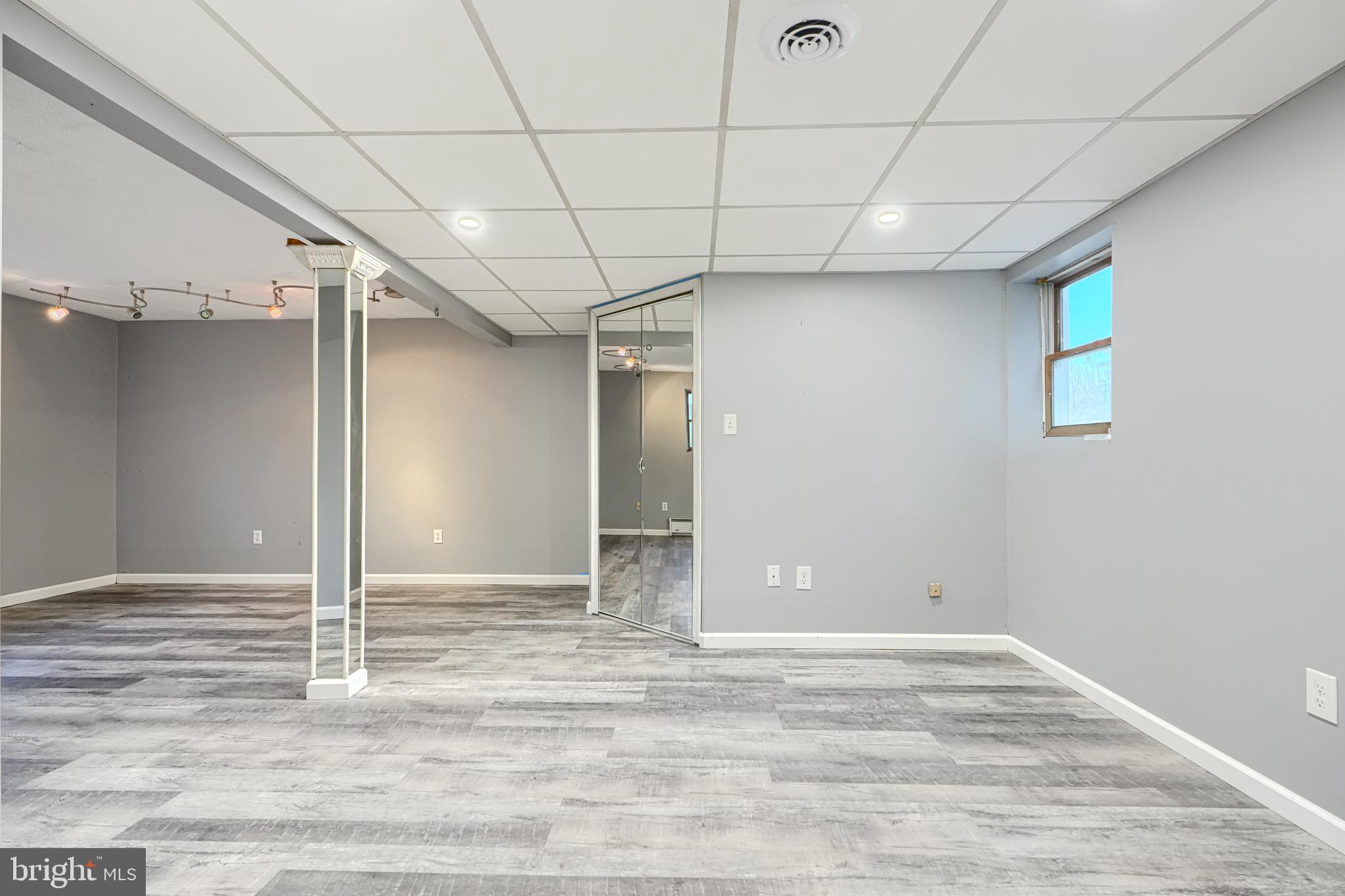 GRAY MOUNT - Residential