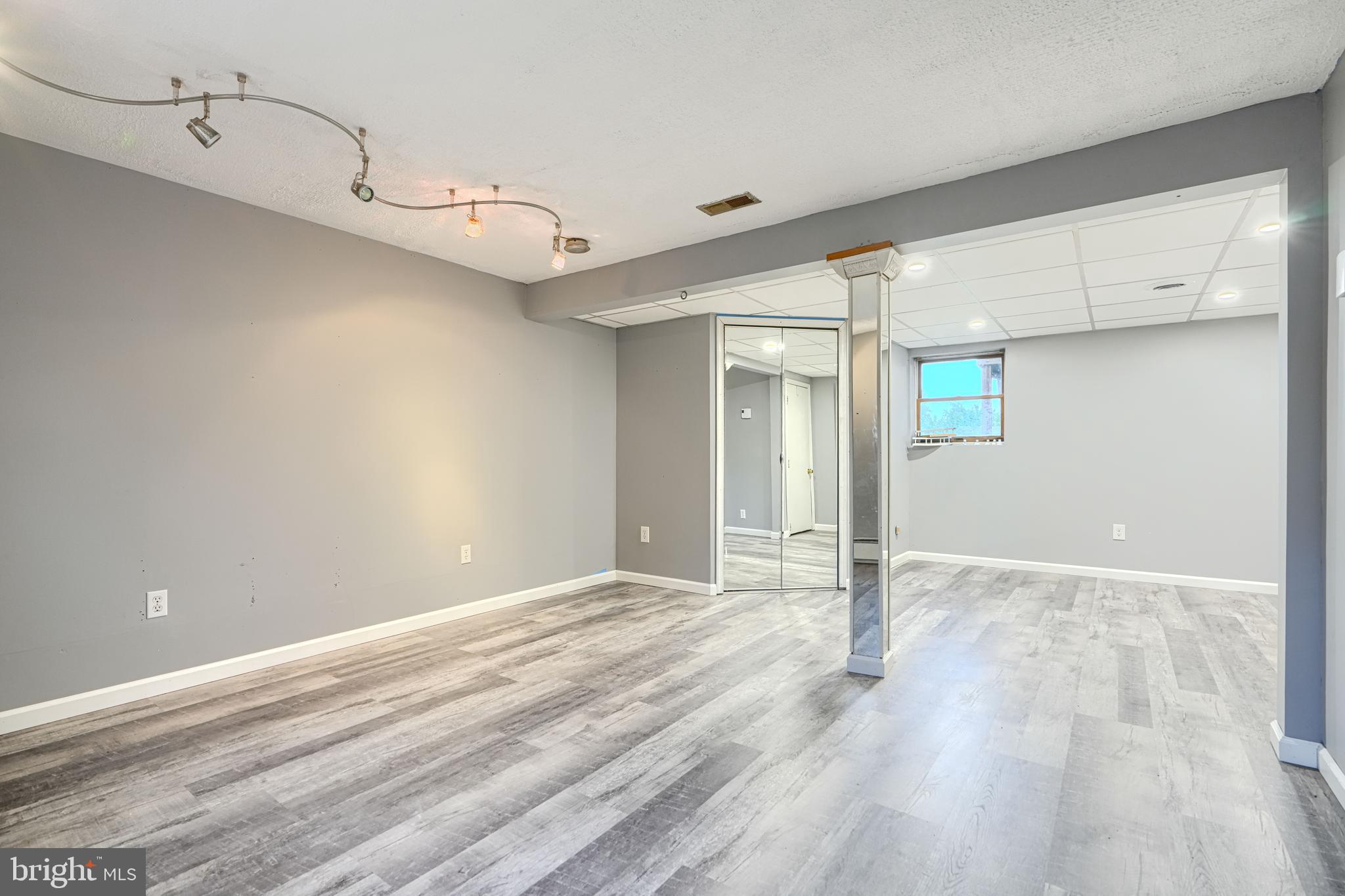 GRAY MOUNT - Residential