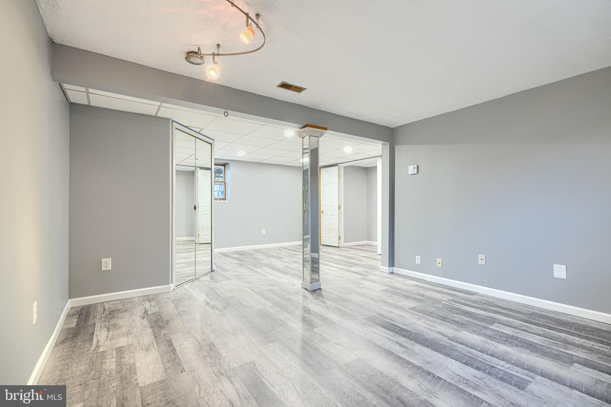 GRAY MOUNT - Residential