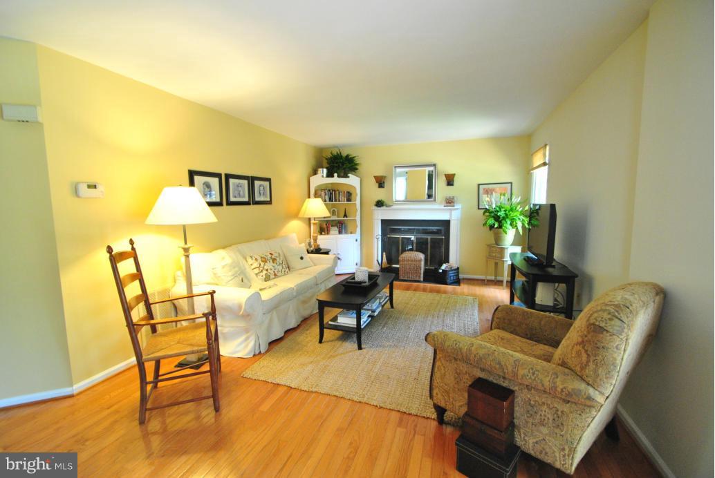 CHANTILLY HIGHLANDS - Residential