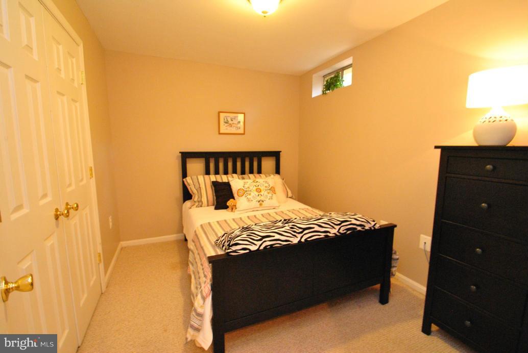 CHANTILLY HIGHLANDS - Residential