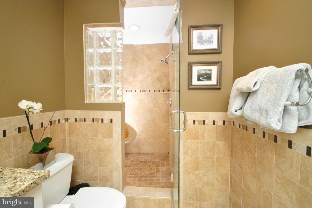 CHANTILLY HIGHLANDS - Residential