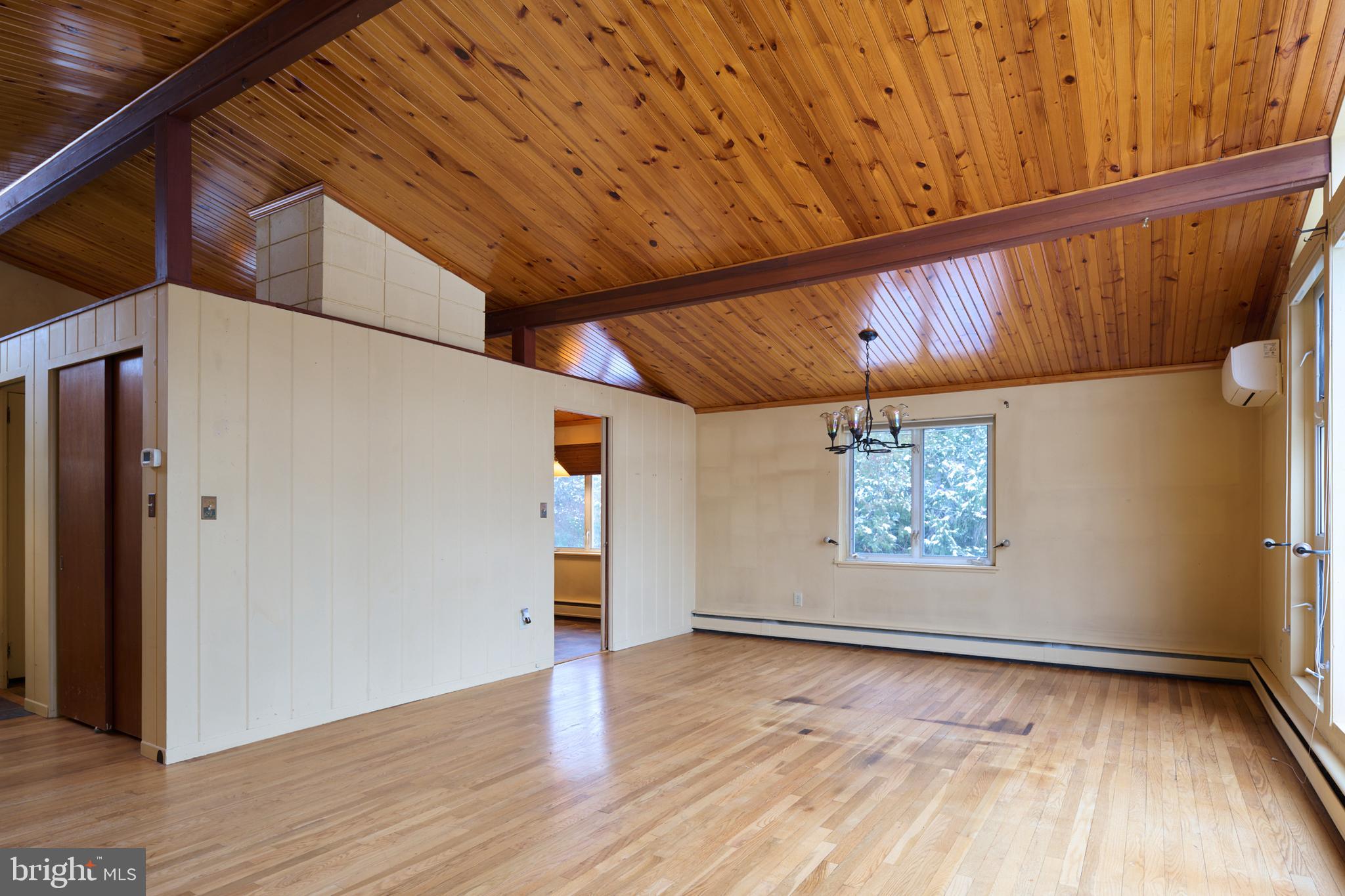 1245 S GARNER STREET