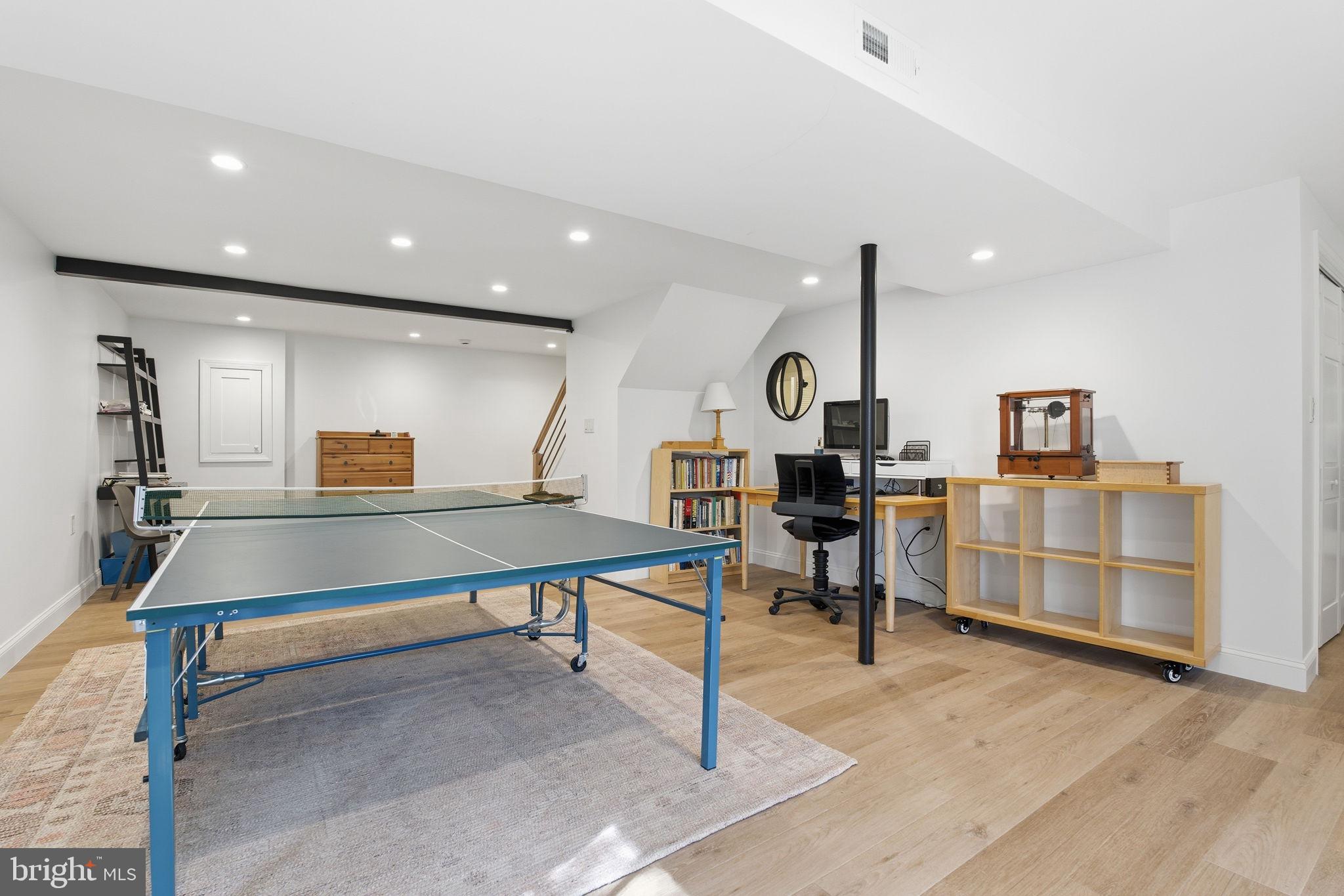 MOUNT HEBRON - Residential