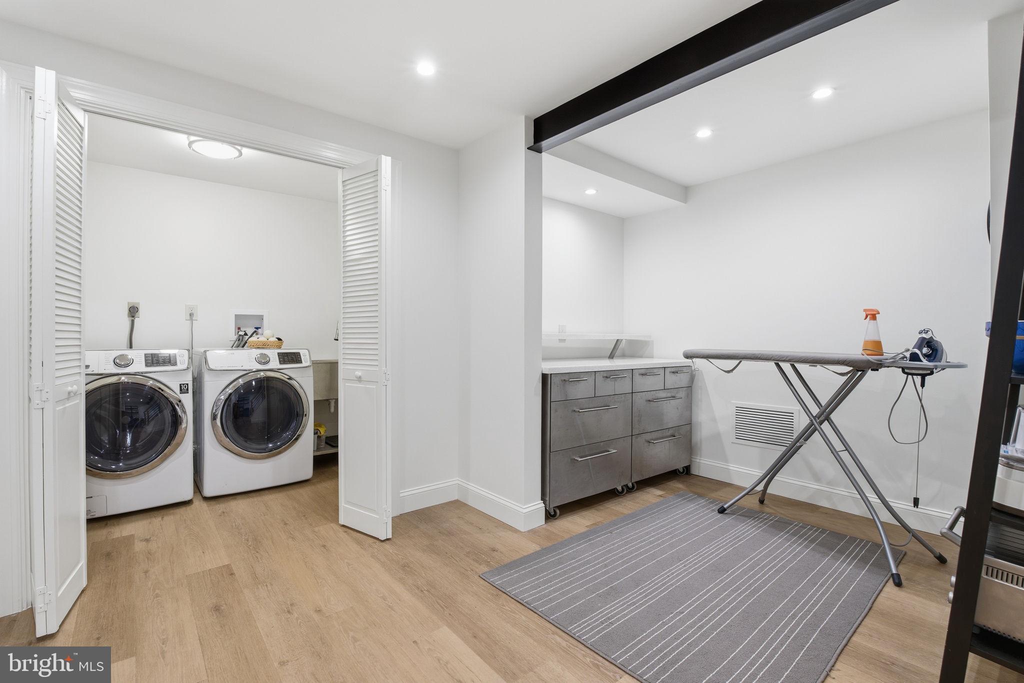 MOUNT HEBRON - Residential