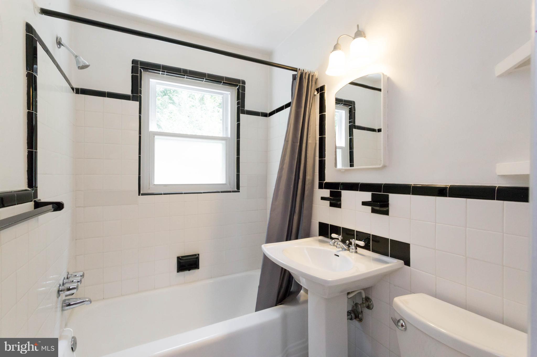 HUNTINGTON - Residential Lease