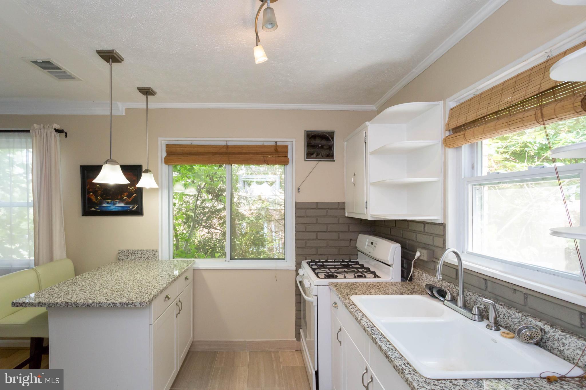 HUNTINGTON - Residential Lease