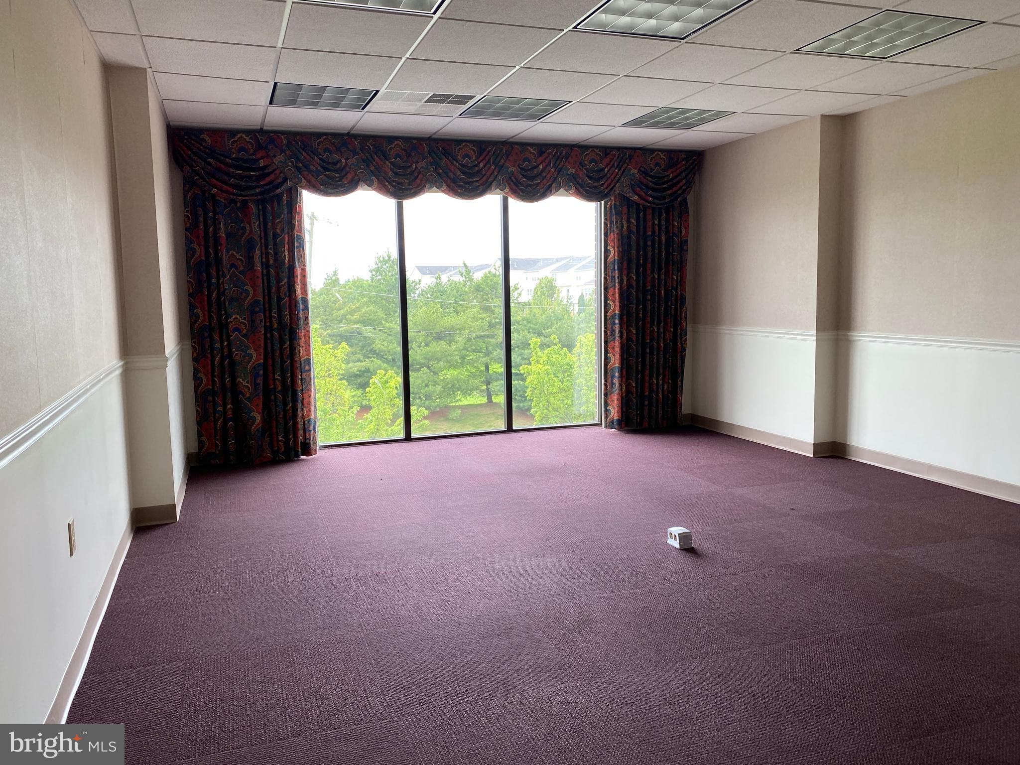 COATESVILLE - Commercial Sale