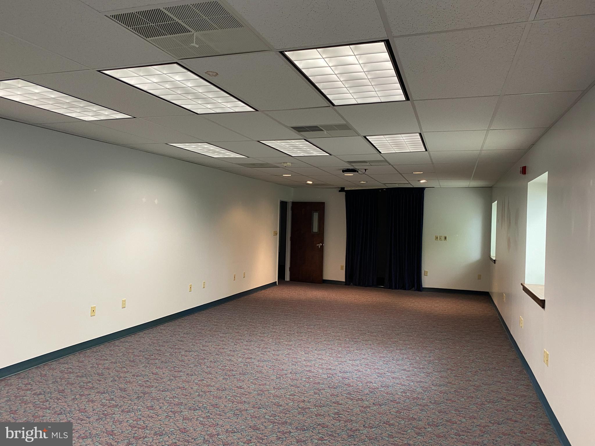 COATESVILLE - Commercial Sale