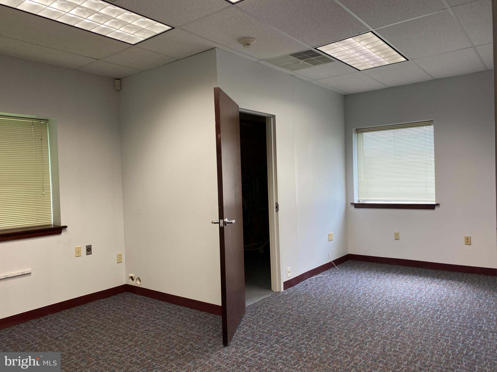 COATESVILLE - Commercial Sale