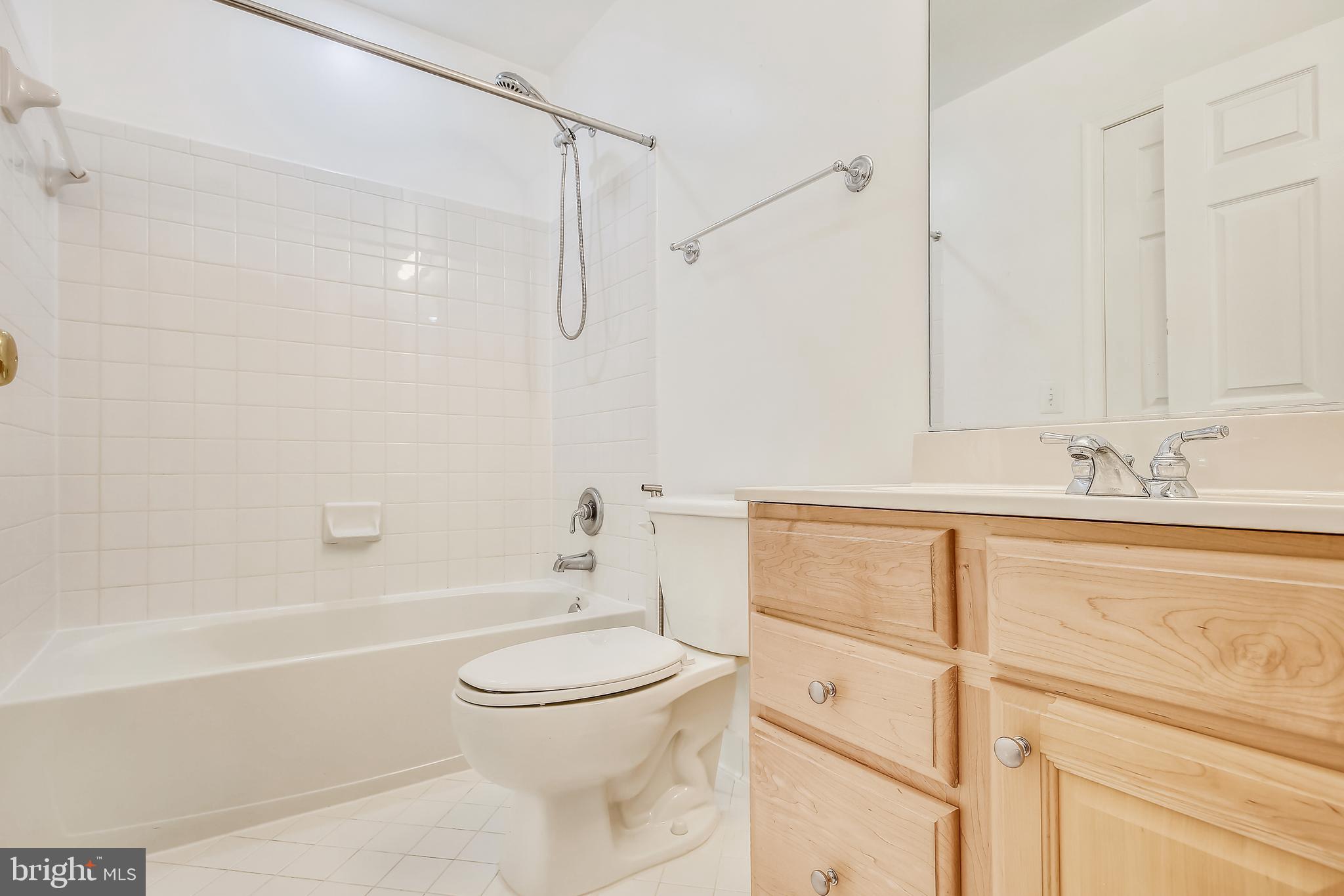 FAIRFAX CENTER LANDBAY - Residential