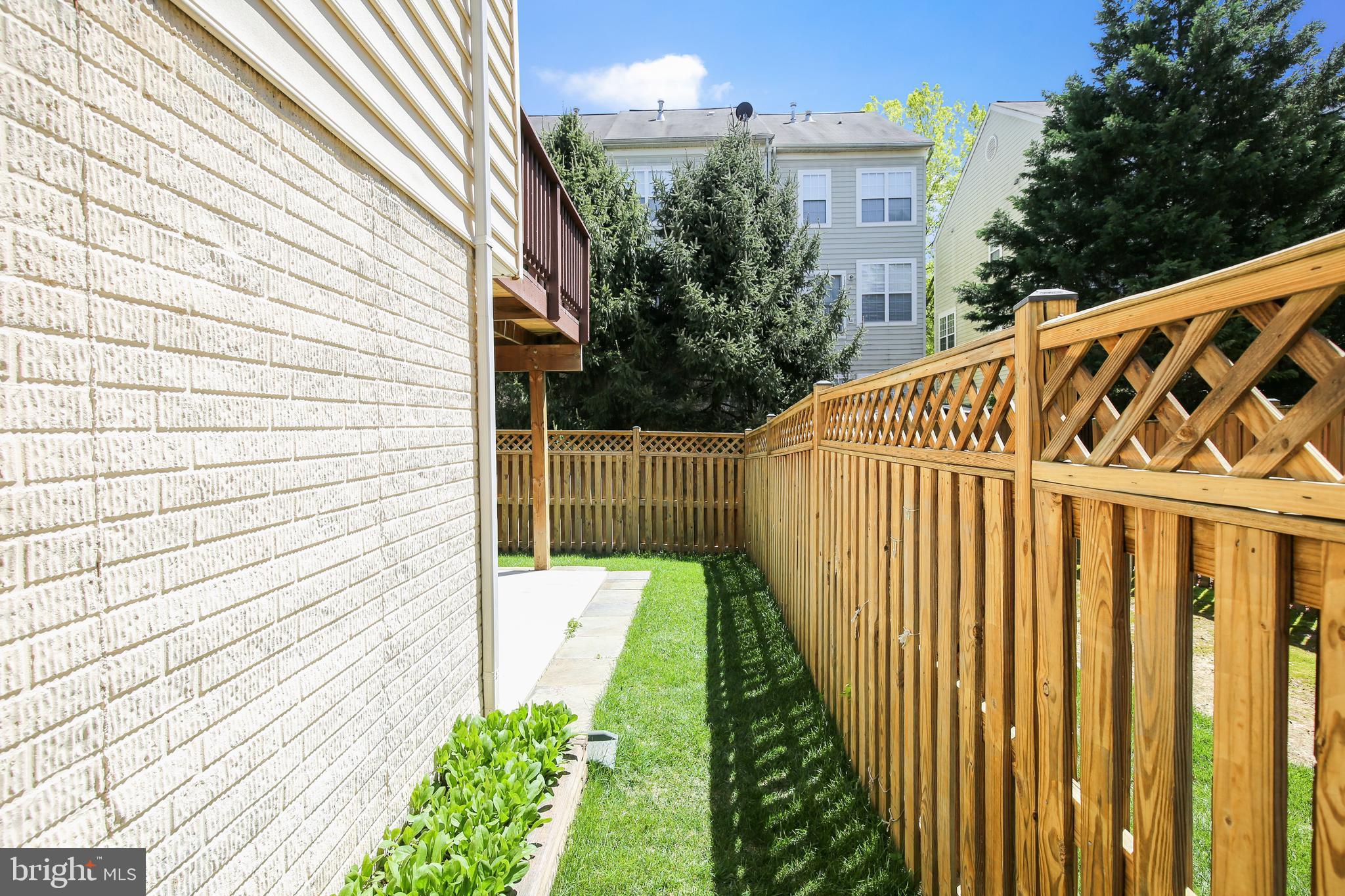 FAIRFAX CENTER LANDBAY - Residential