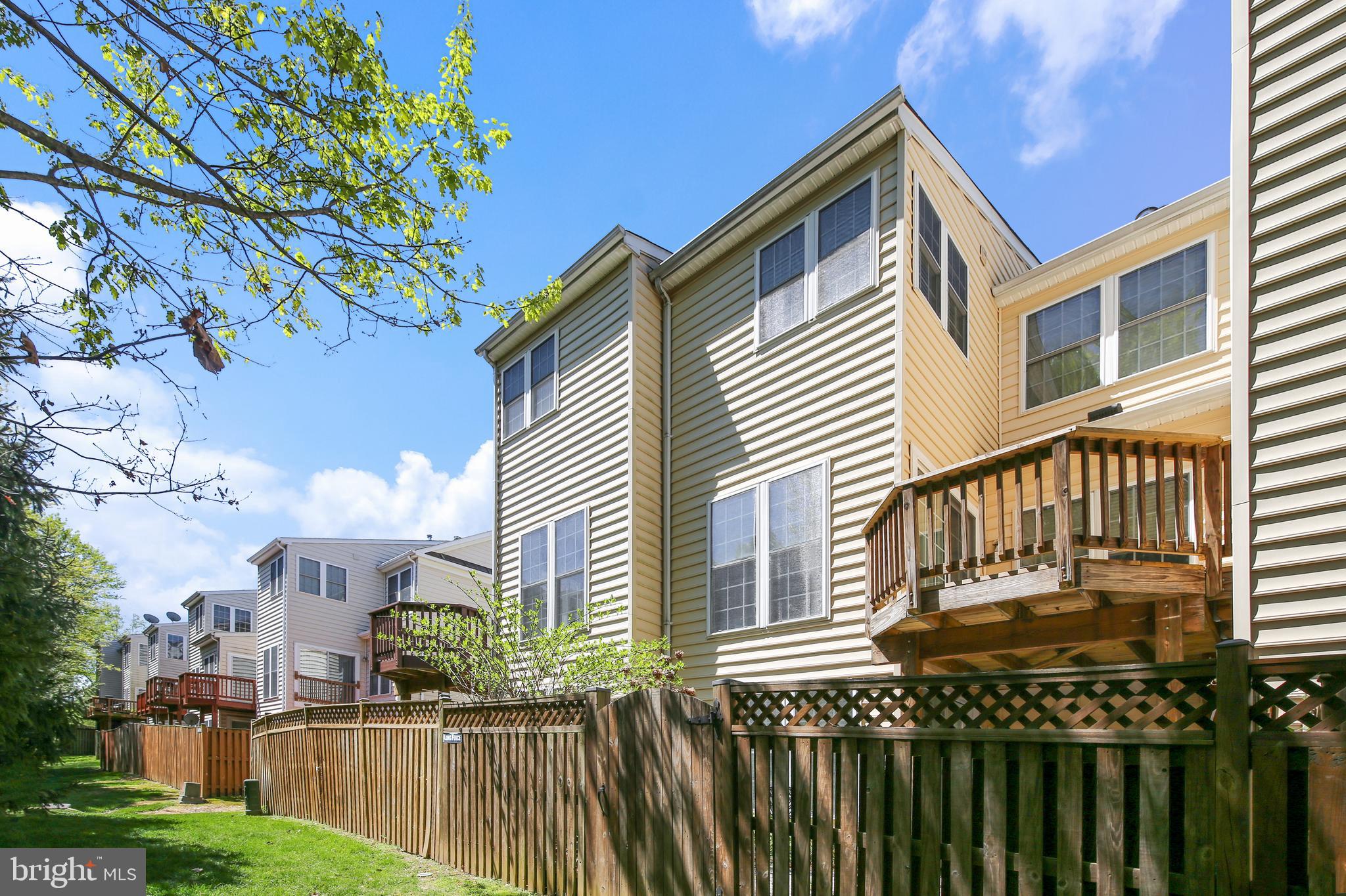 FAIRFAX CENTER LANDBAY - Residential