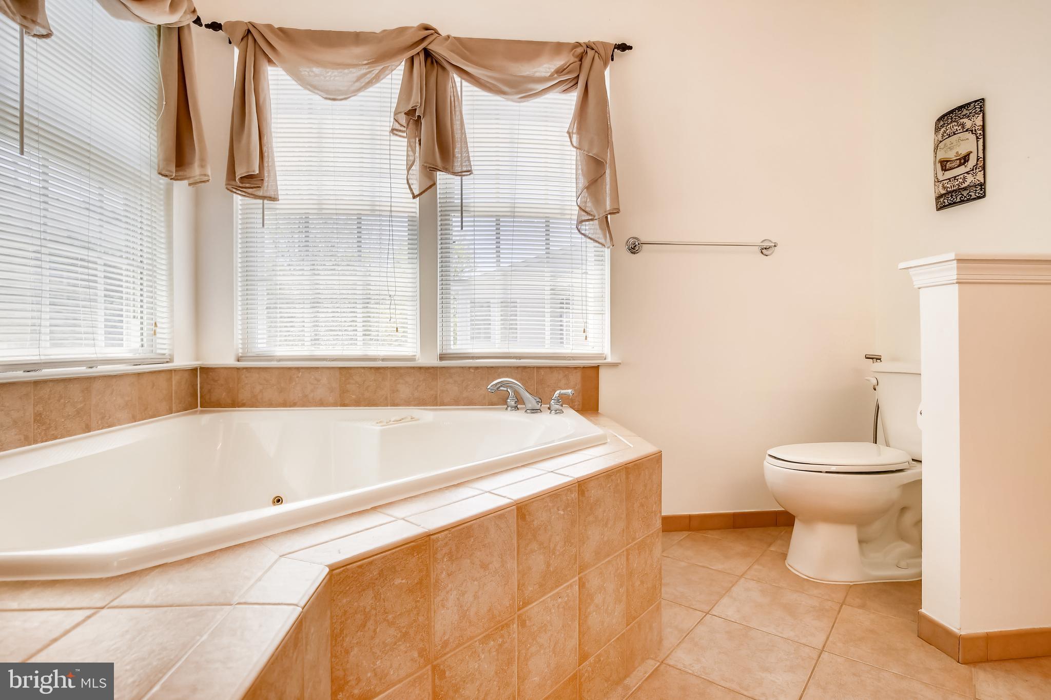 FAIRFAX CENTER LANDBAY - Residential