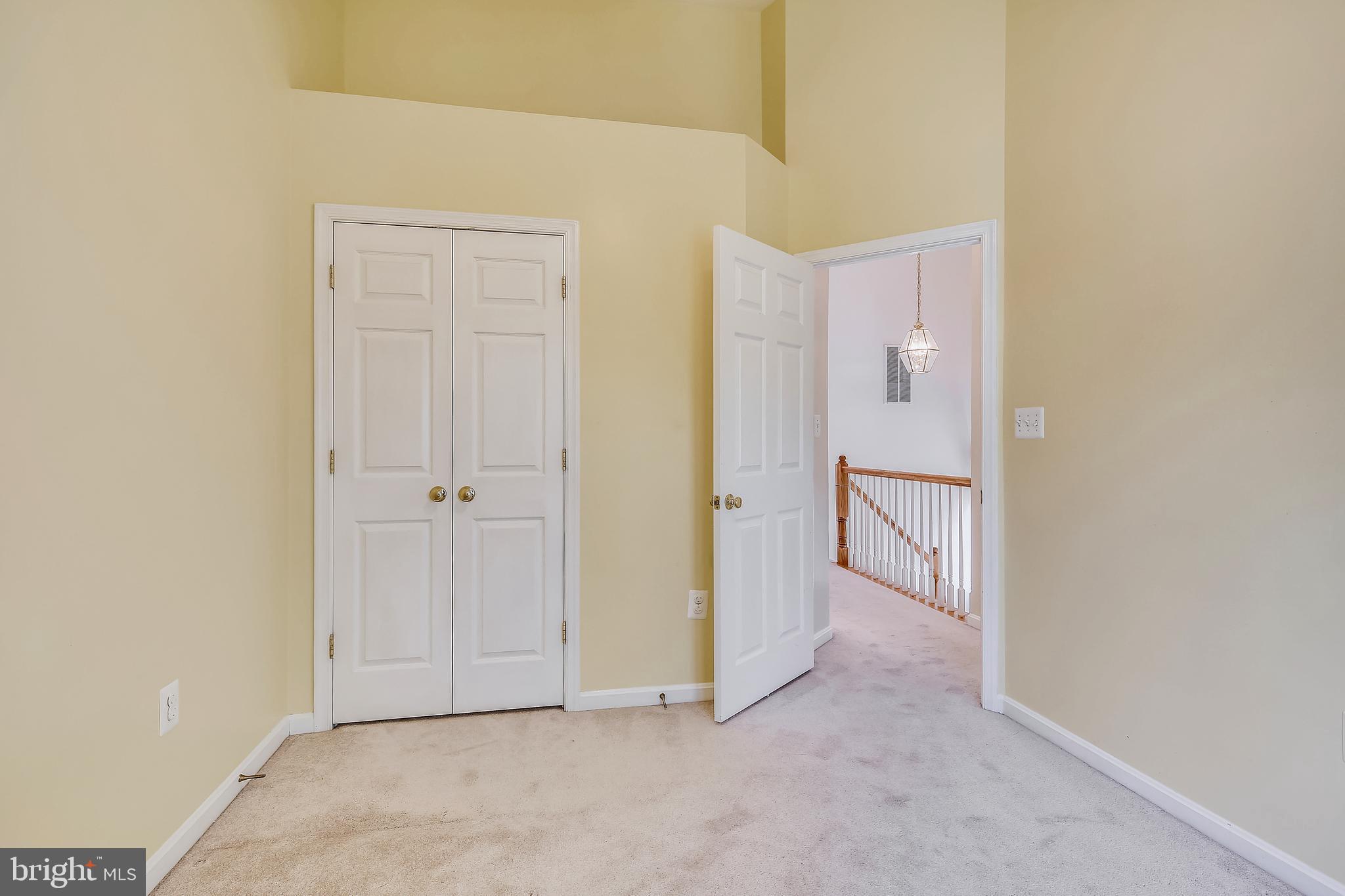 FAIRFAX CENTER LANDBAY - Residential