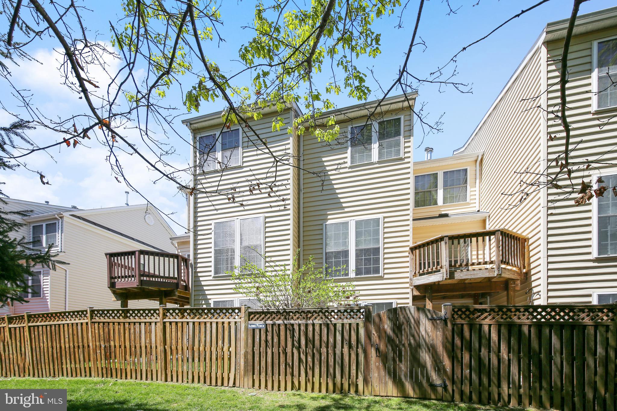 FAIRFAX CENTER LANDBAY - Residential