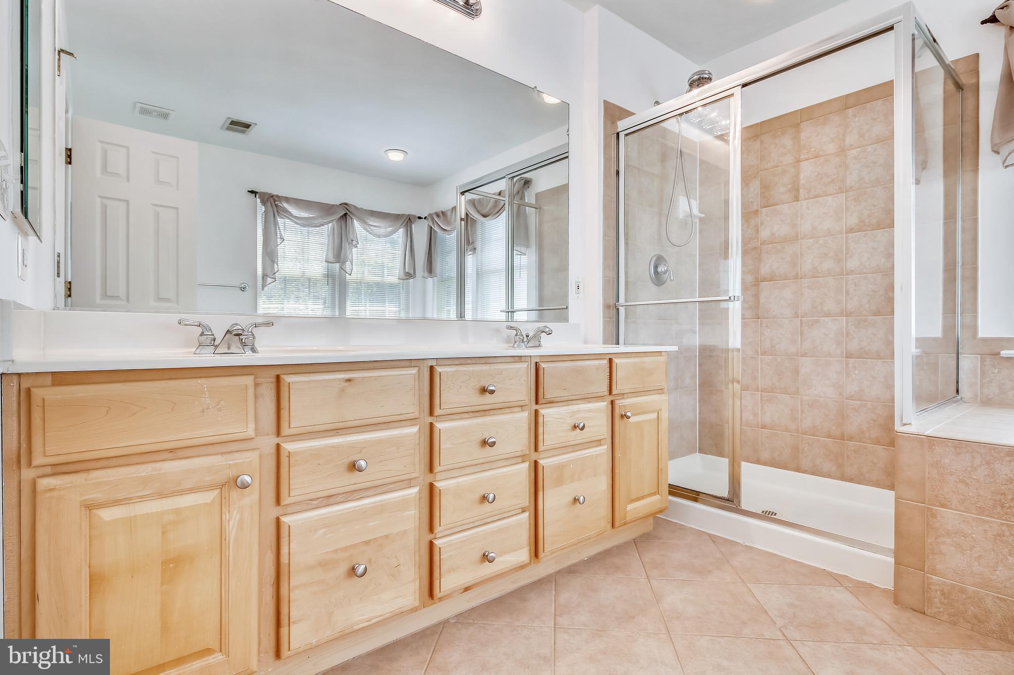 FAIRFAX CENTER LANDBAY - Residential