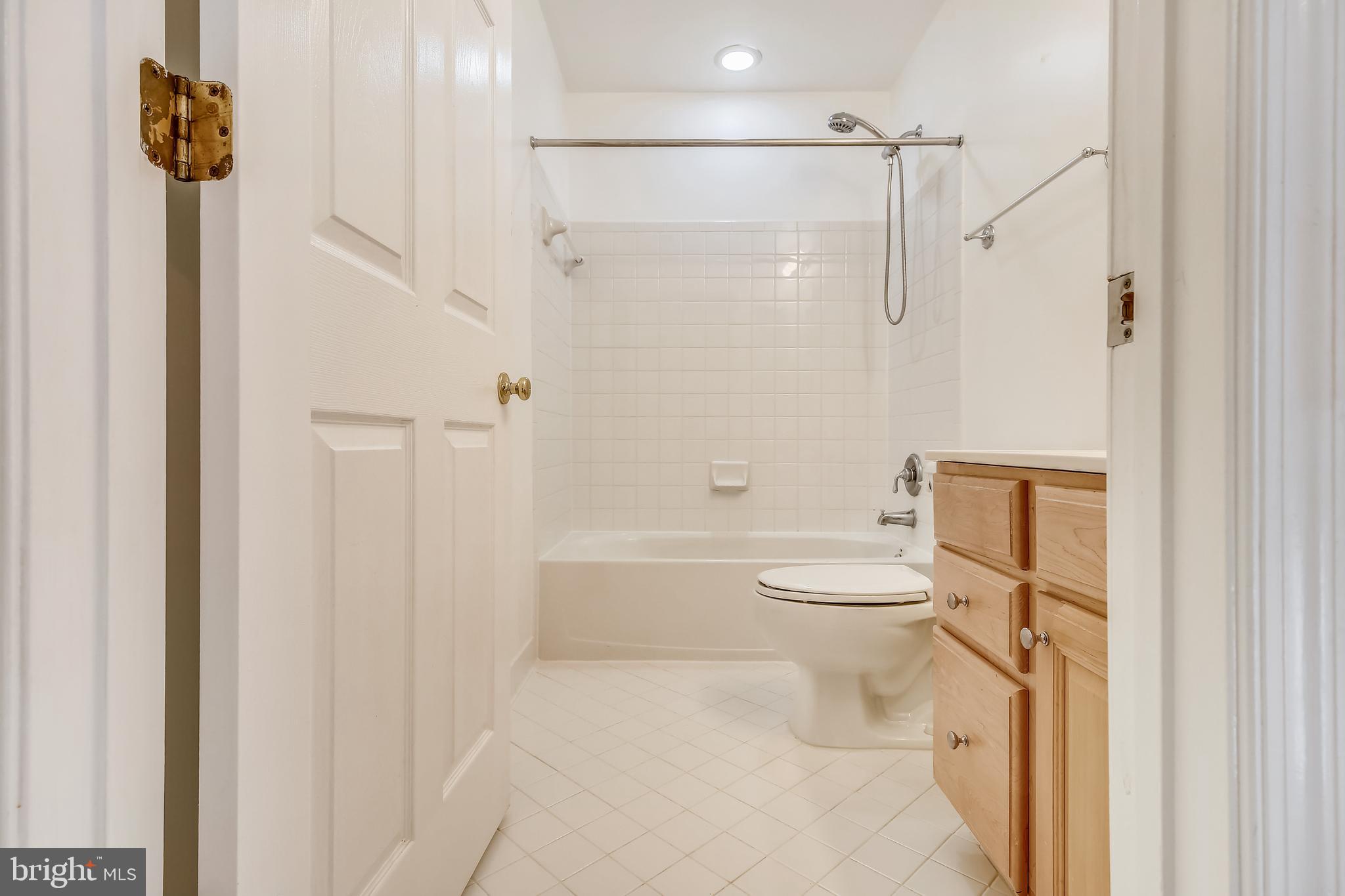 FAIRFAX CENTER LANDBAY - Residential