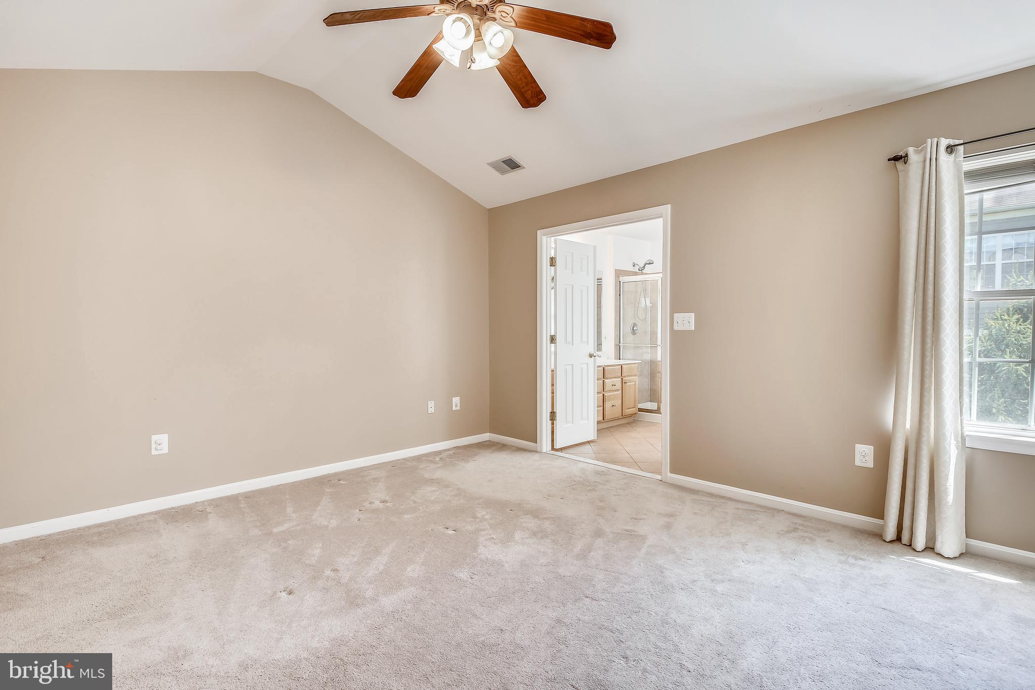 FAIRFAX CENTER LANDBAY - Residential