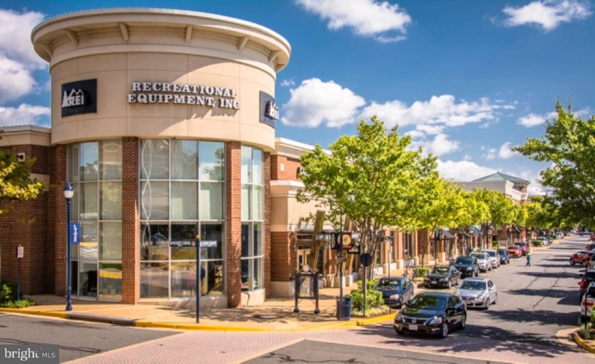 FAIRFAX CENTER LANDBAY - Residential